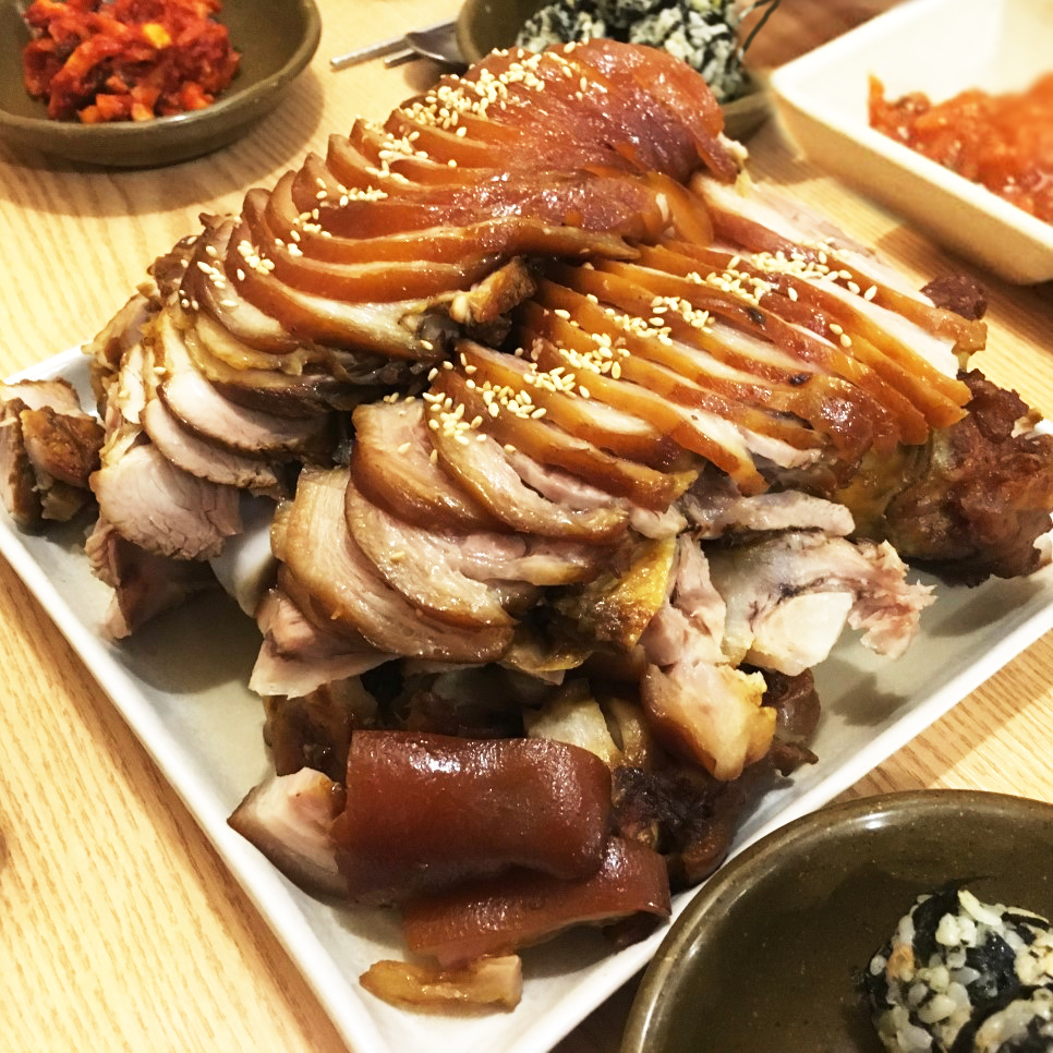 본가장충동왕족발보쌈
