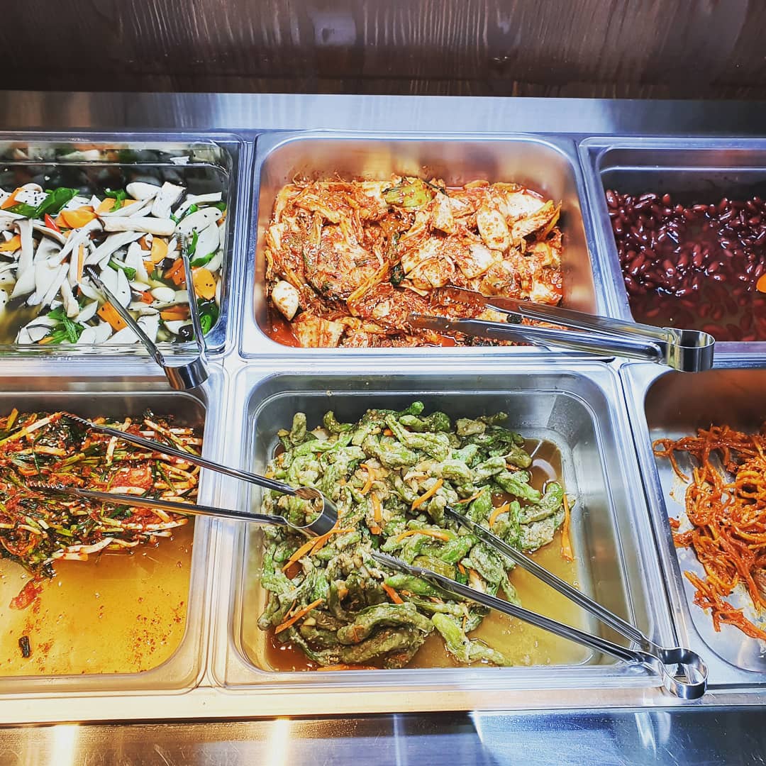 여울한식뷔페