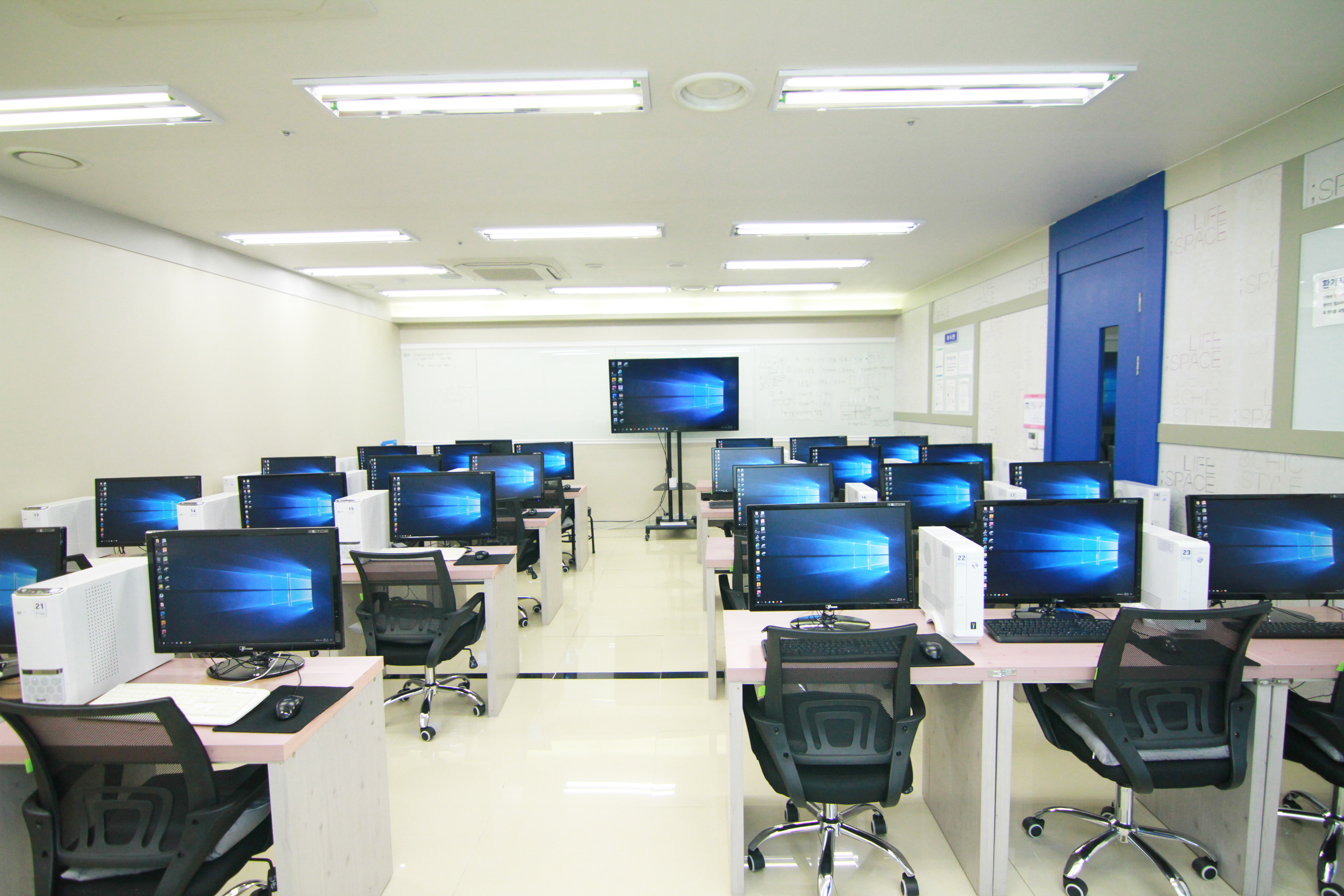 이지디자인컴퓨터학원