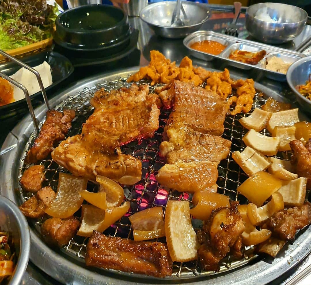 똥파리와봉달이네 한림점
