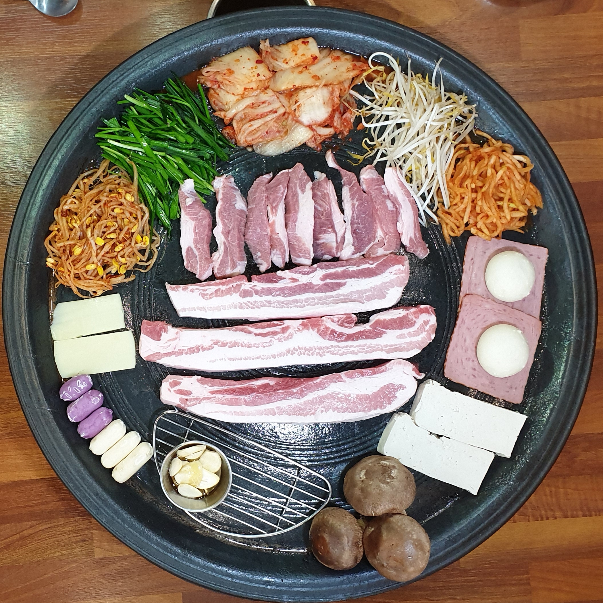 짱구네왕뚜껑삼겹살 호매실점
