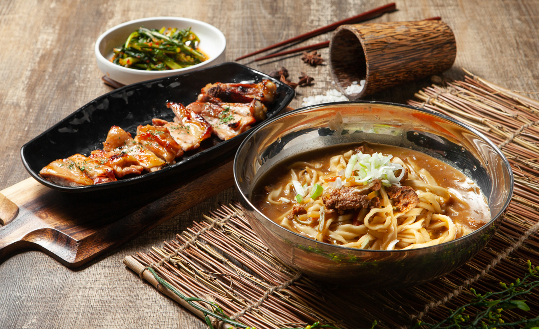 숯칼 숯불닭구이 칼국수