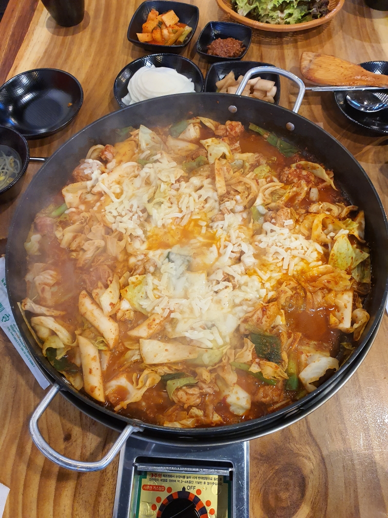 모이새춘천닭갈비
