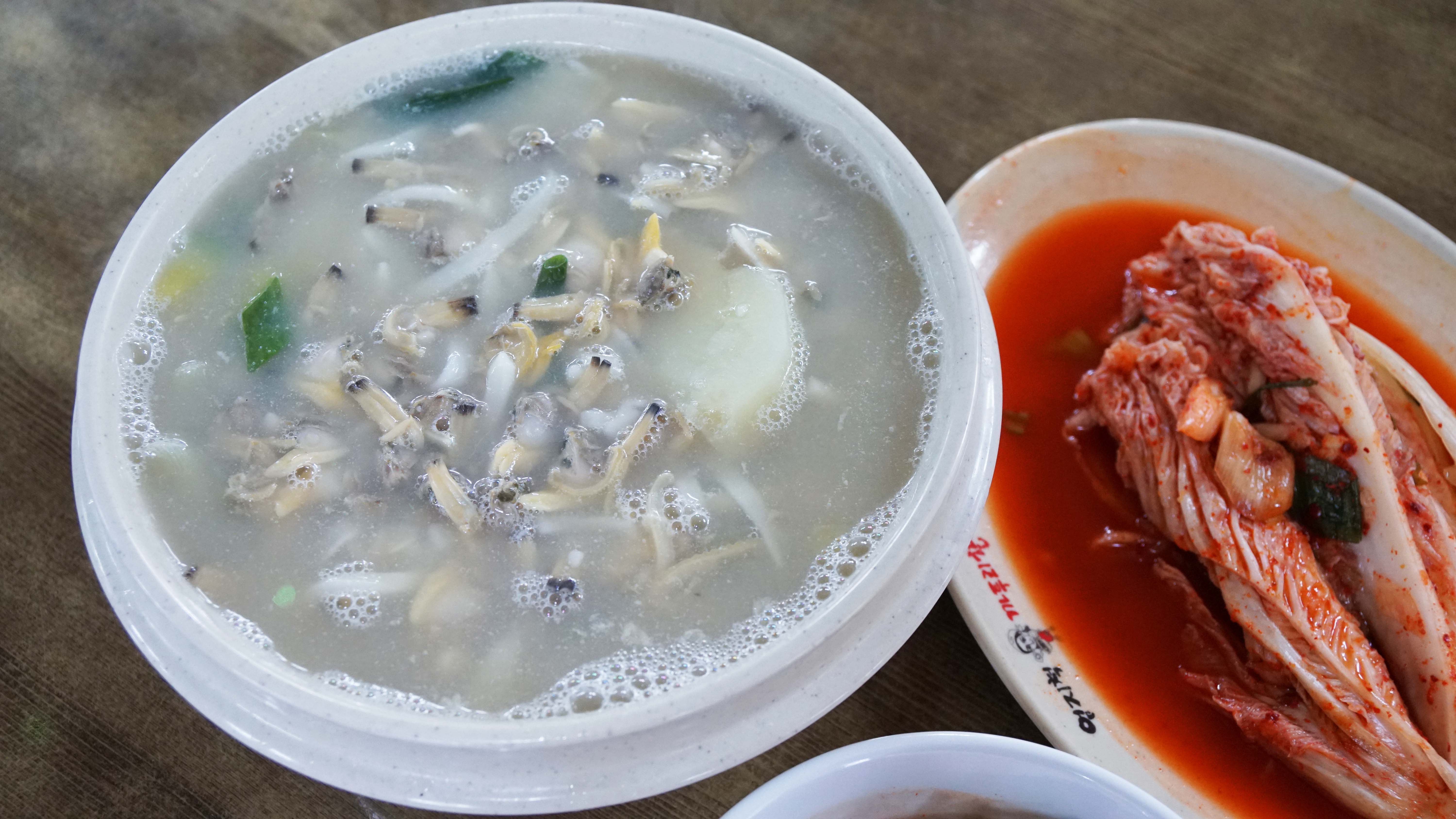 엄지척까투리할매손칼국수