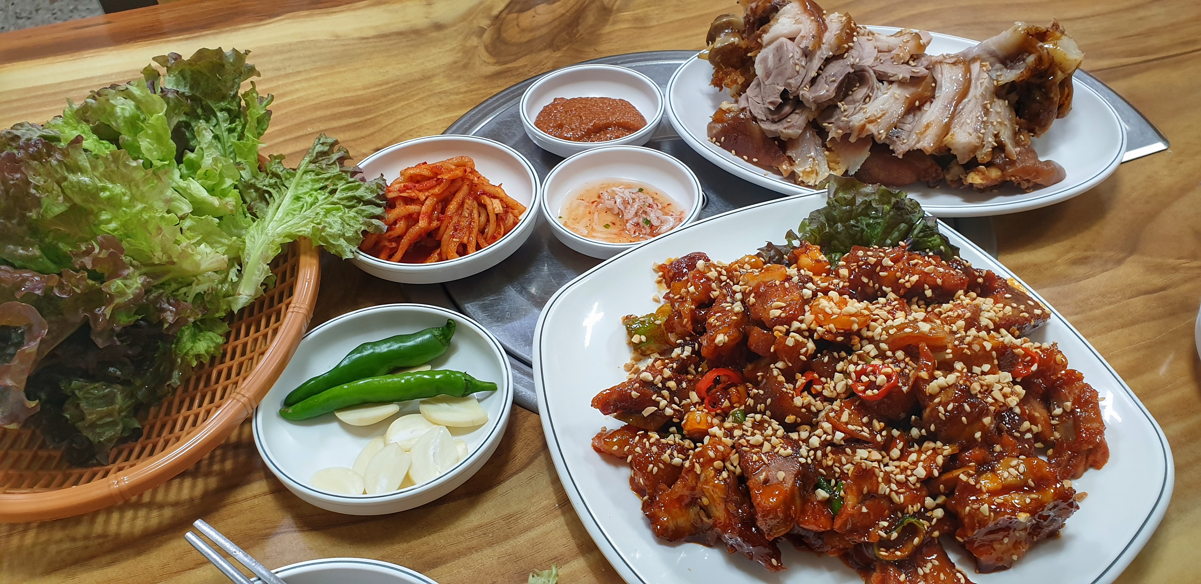 돈담왕족발