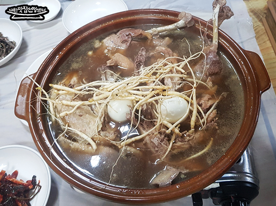 산삼보약백숙 대표 이미지