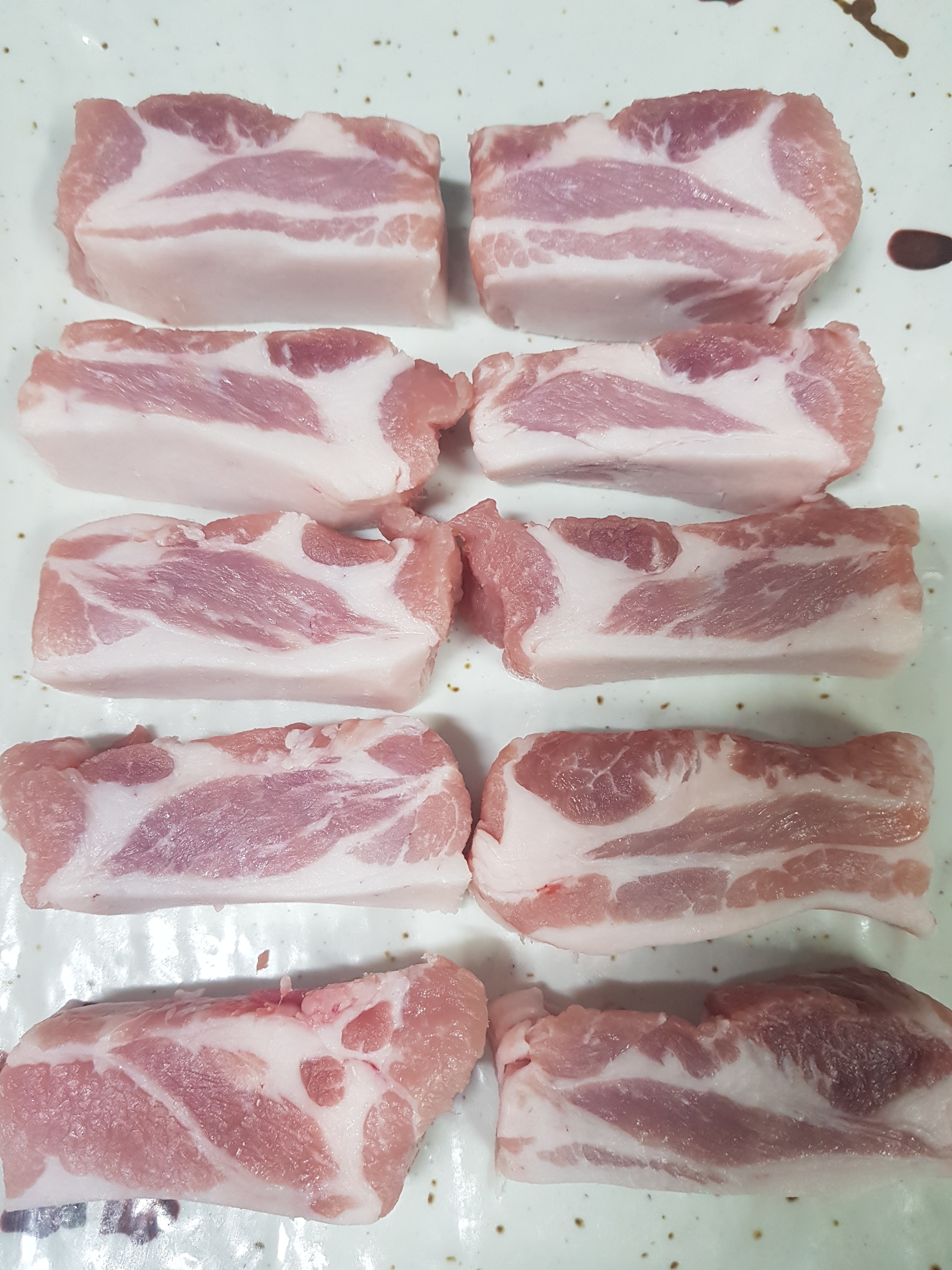 깡통그릴 내부 또는 관련 모습