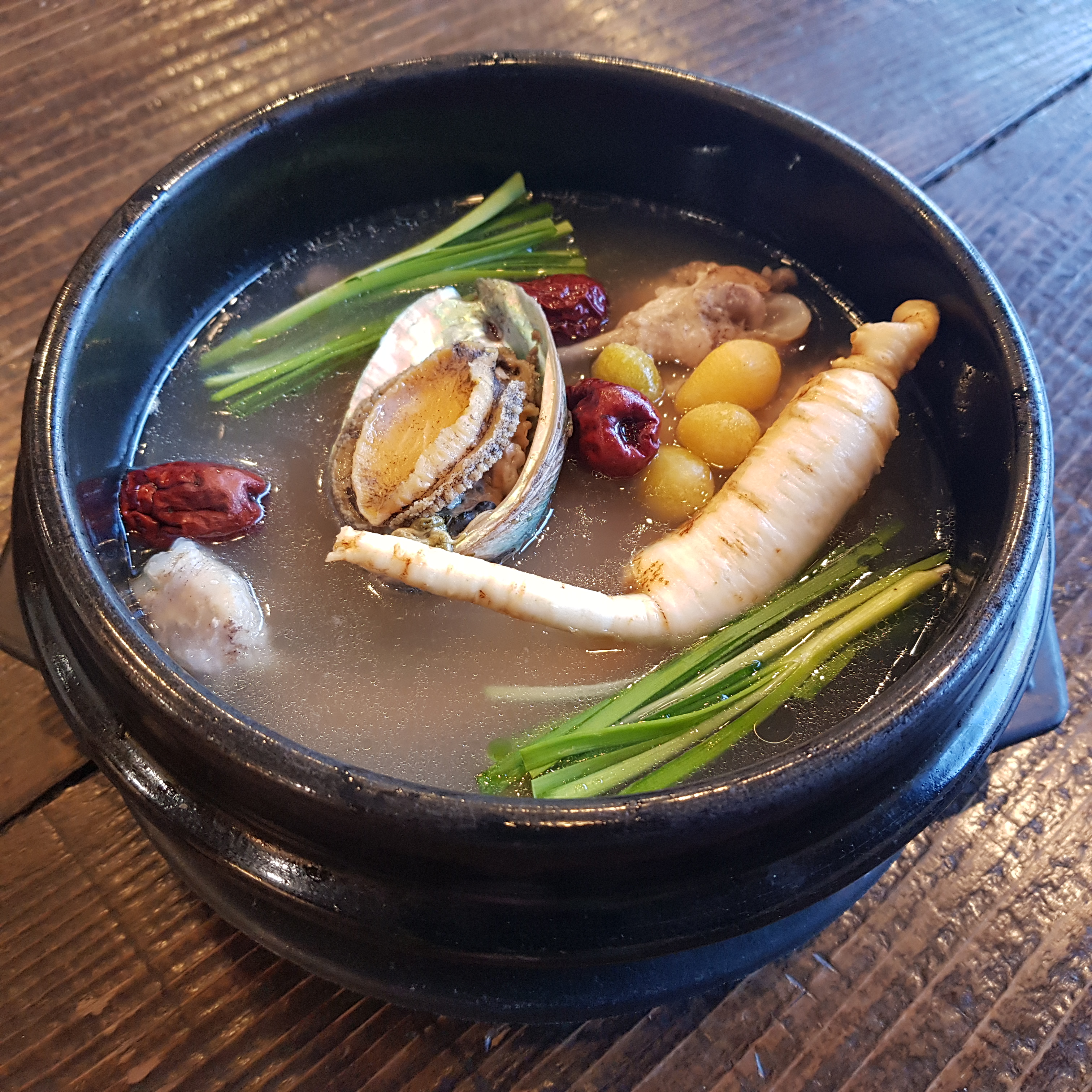 큰나무집궁중약백숙 구미점