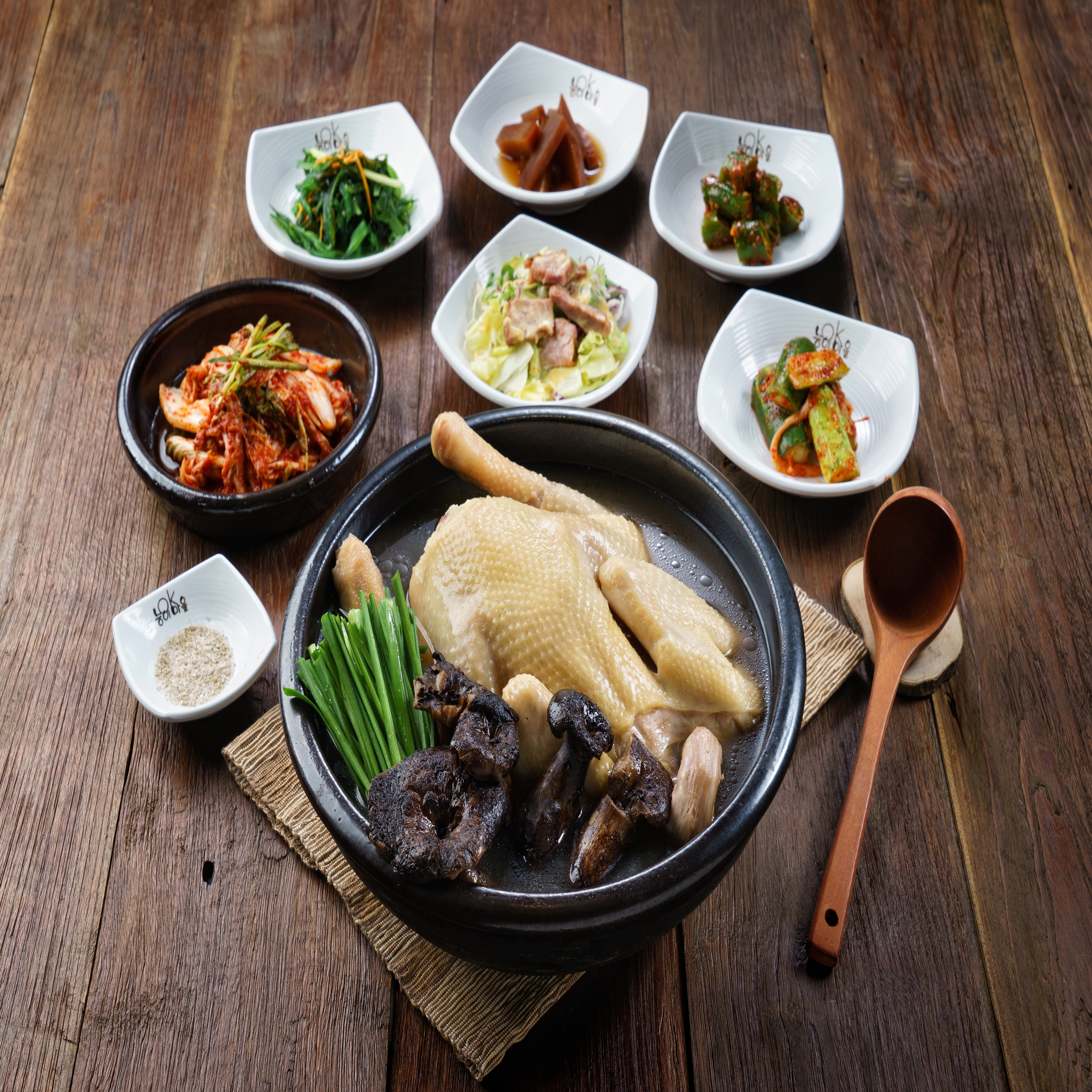 능이 버섯 토종닭 백숙(한마리)