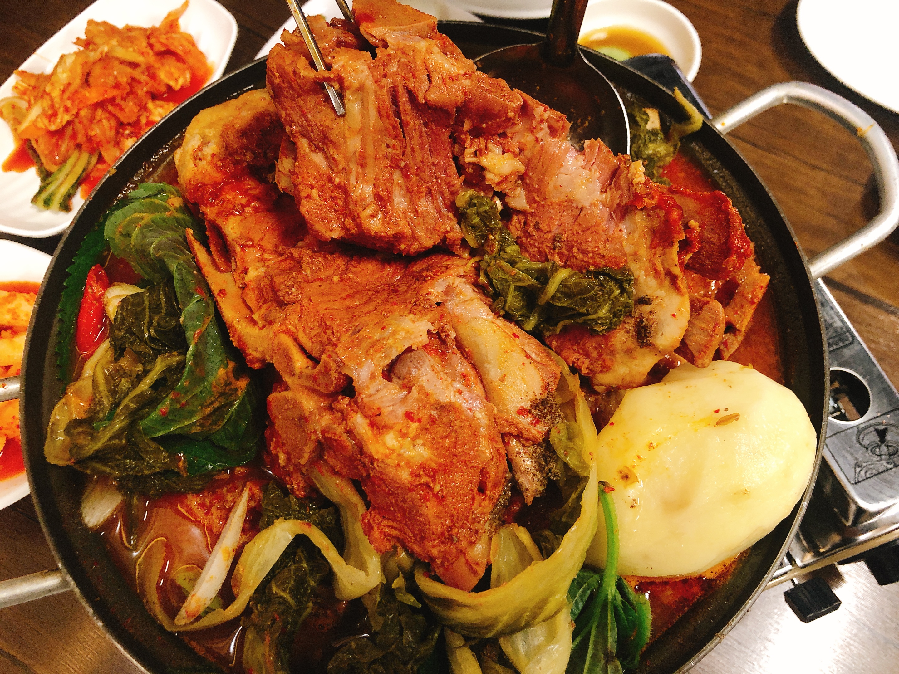 돌다리 원조뼈다귀감자탕