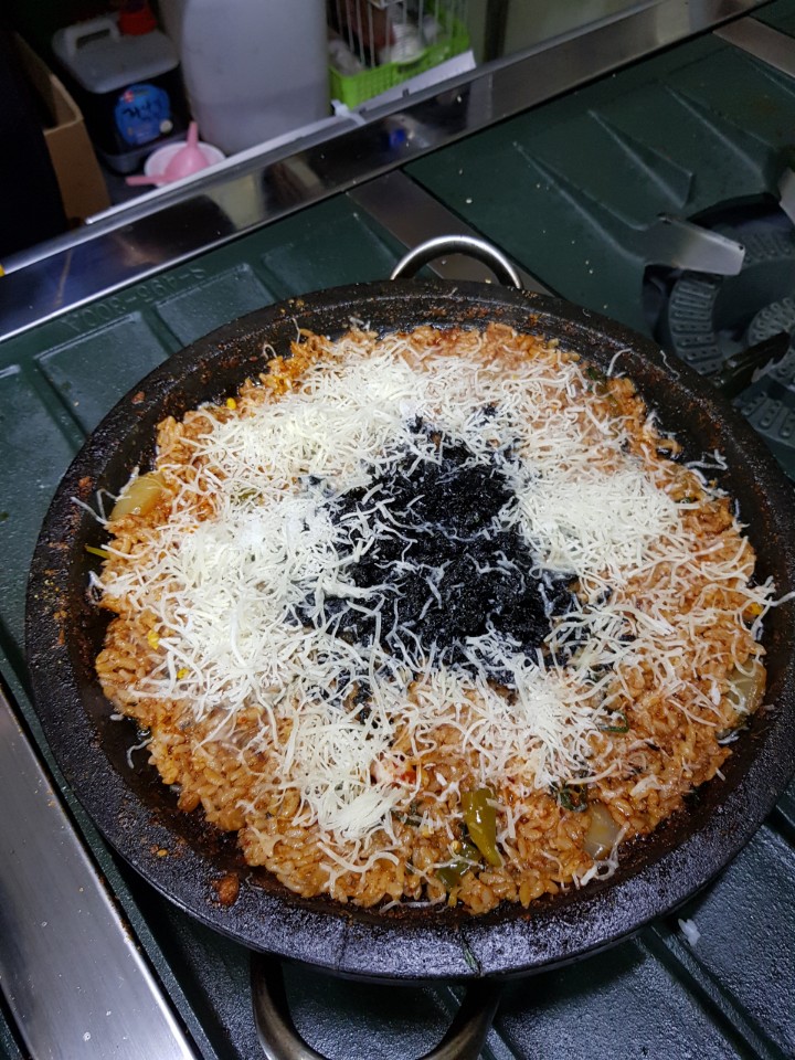 팔공산소돌곱창 원호본점