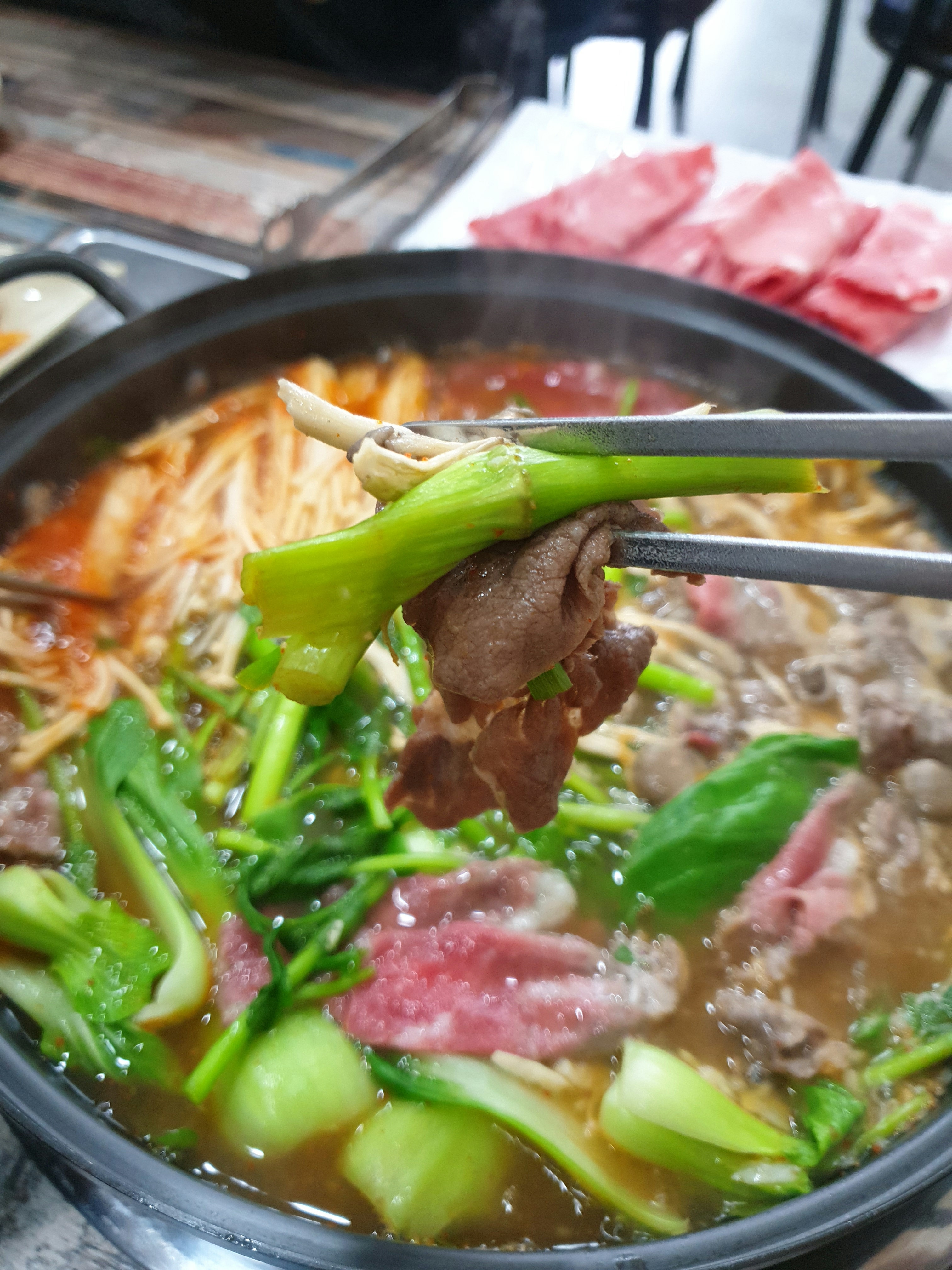 안채 샤브샤브 얼큰이 칼국수