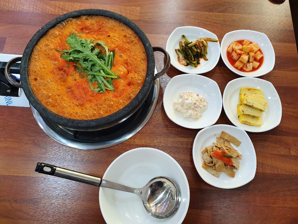 돌부대찌개 달동본점