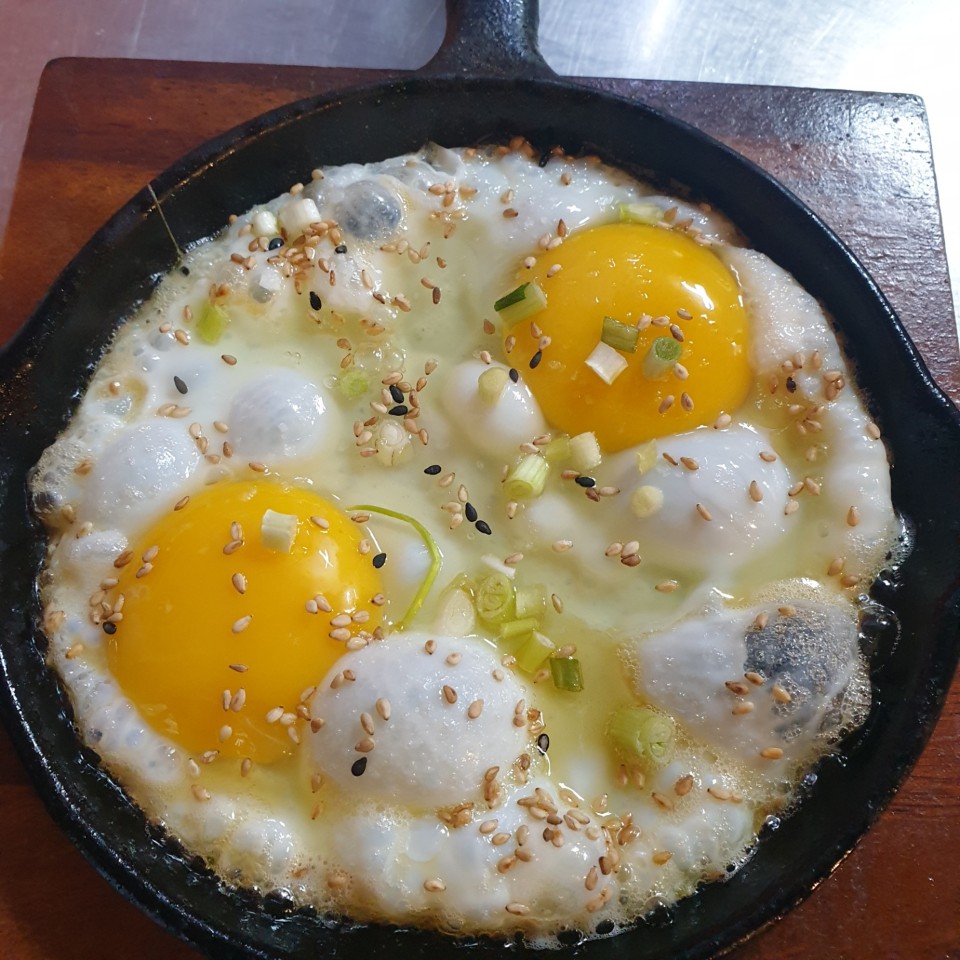 돼지고기듬뿍넣은김치찌개
