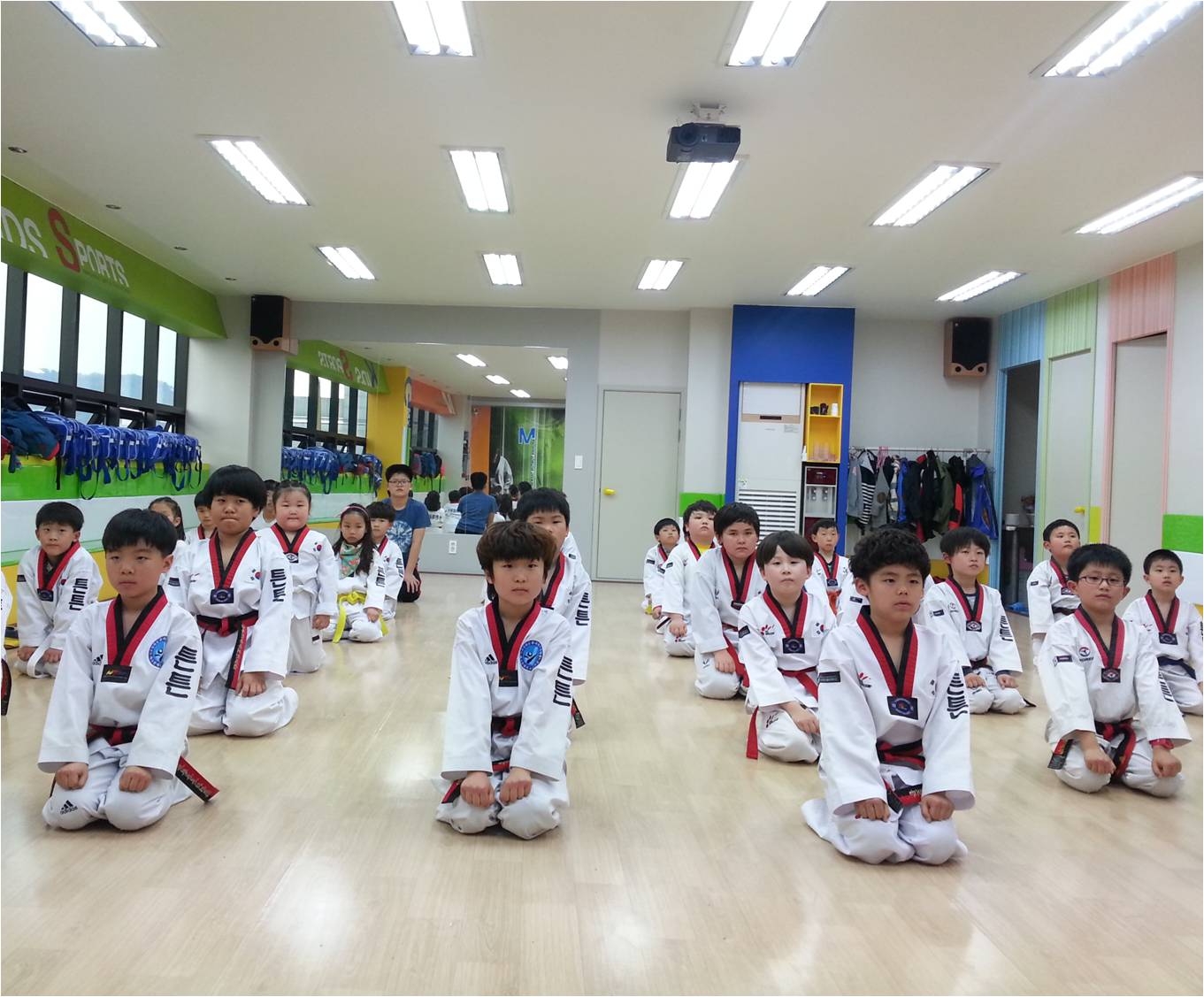 마루한튼튼2태권도장