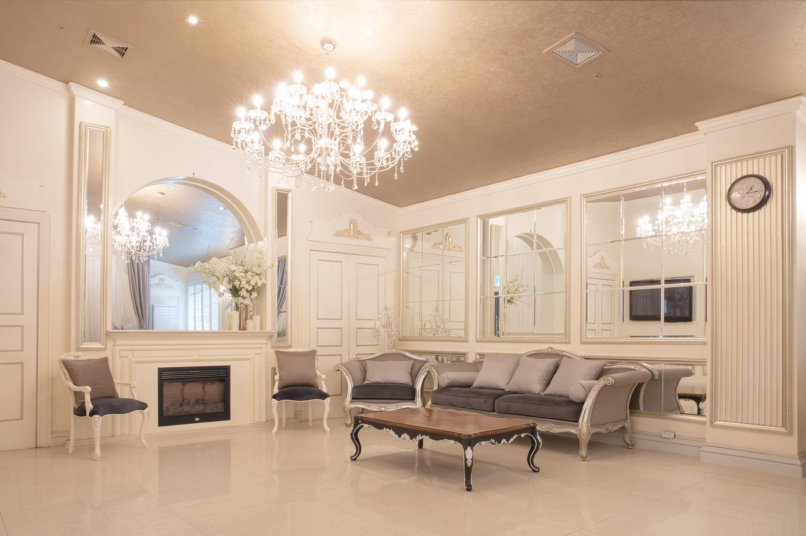 라루체 웨딩 대표 이미지 - 그레이스홀 하늘 오픈