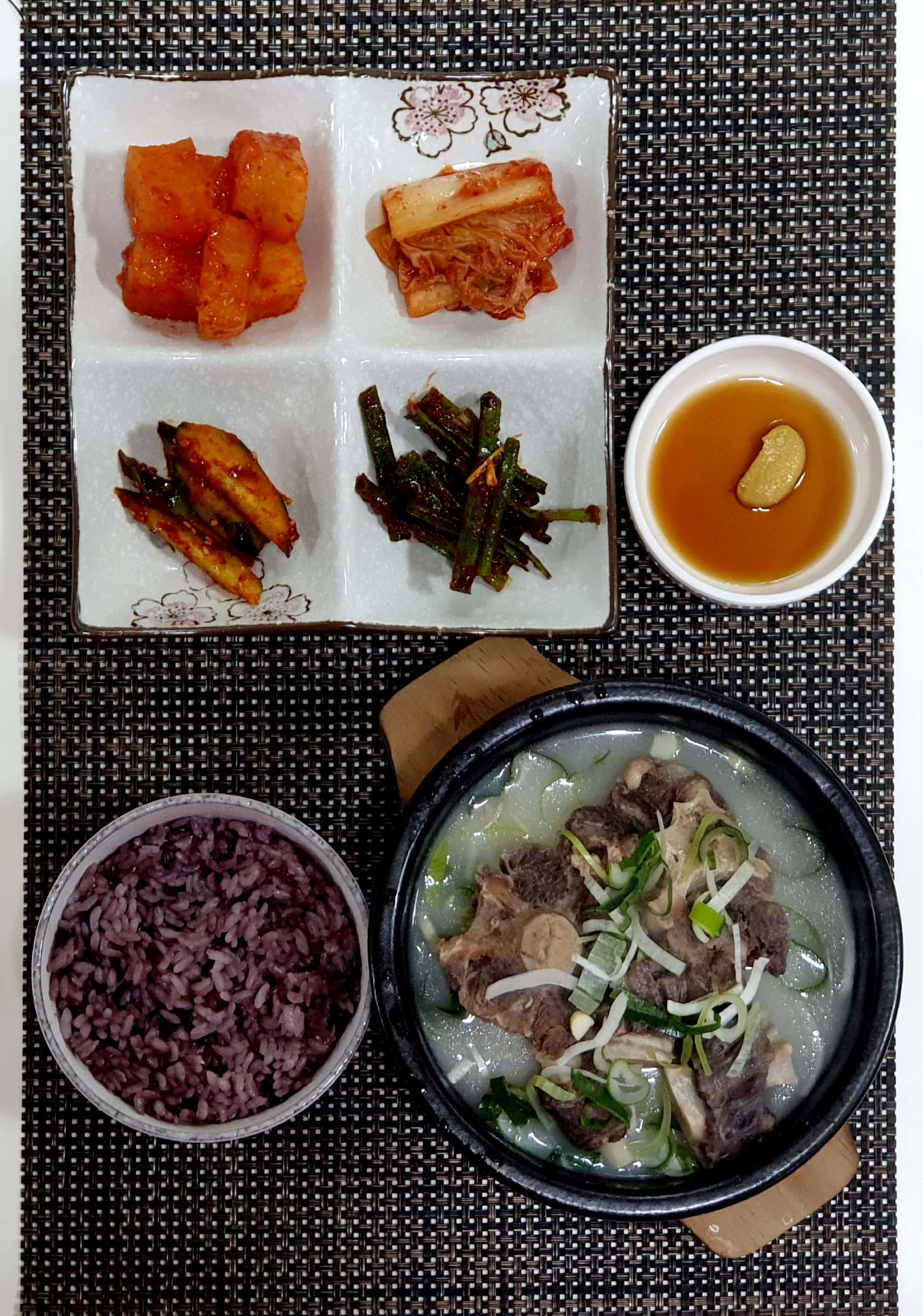 돌솥밥설렁탕 산정점