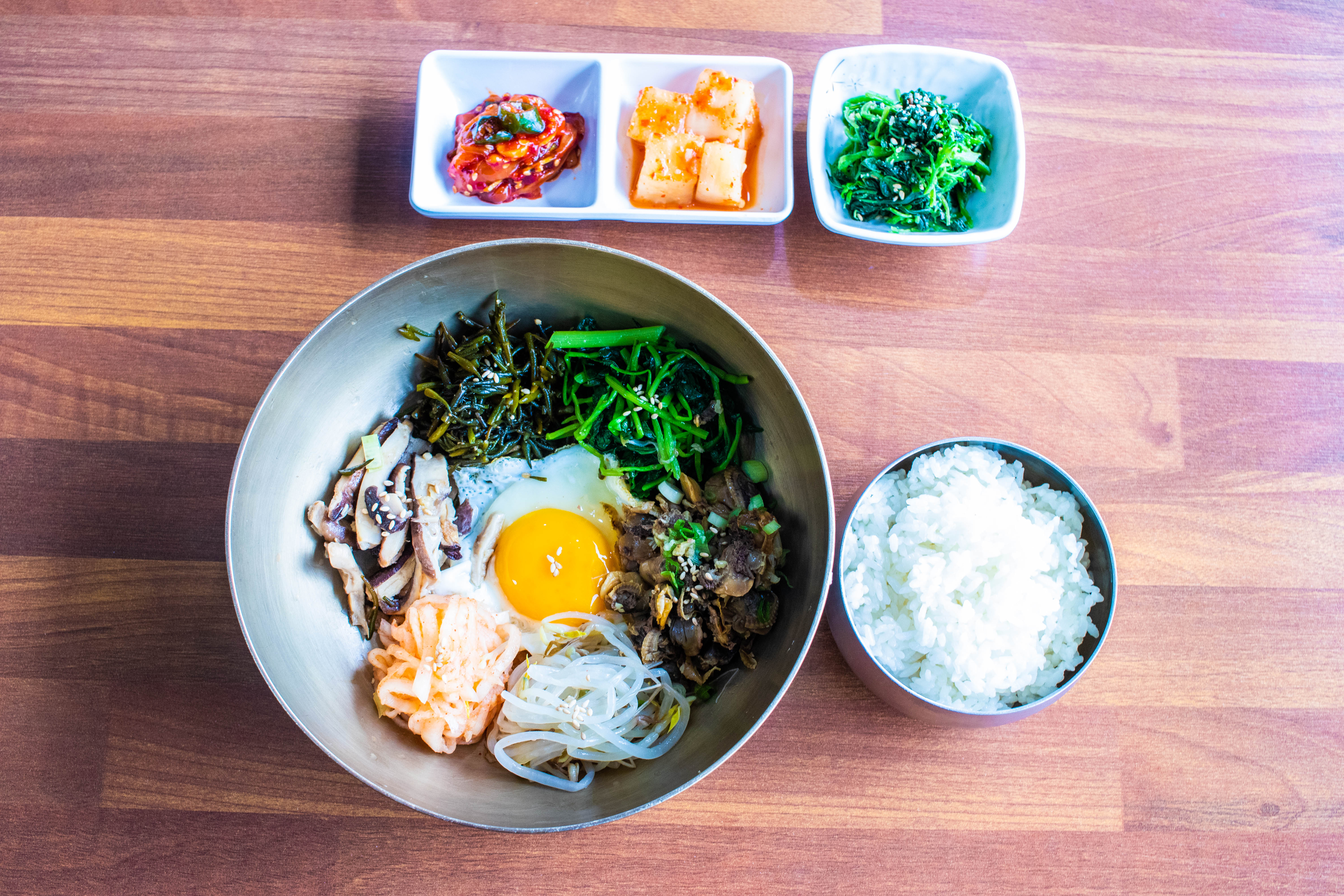 남포육전밀면&굴국밥