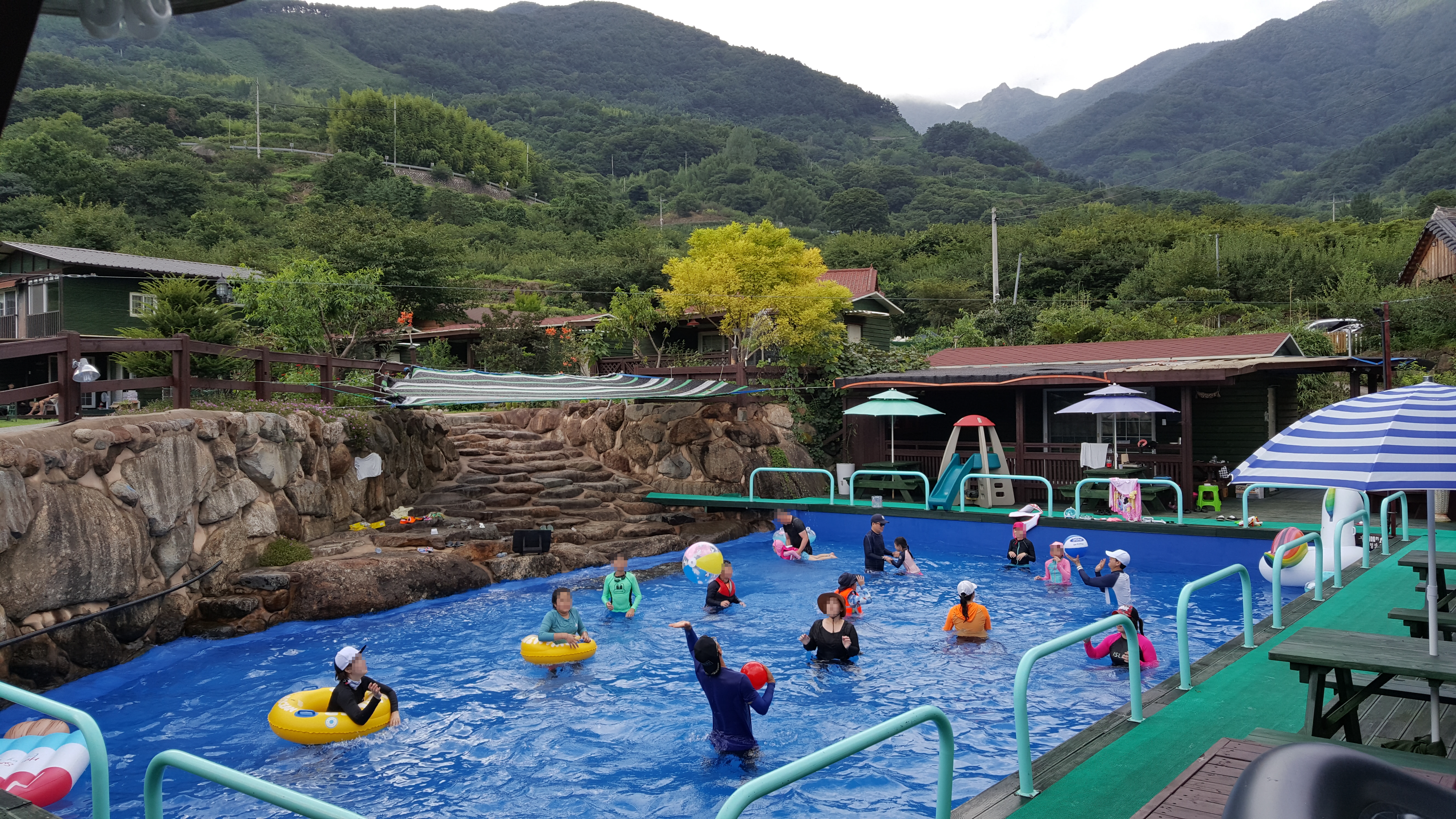 하동산수애수영장 독채펜션