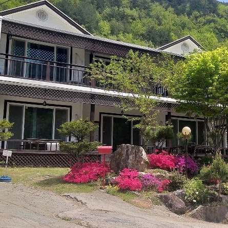 계곡물소리펜션