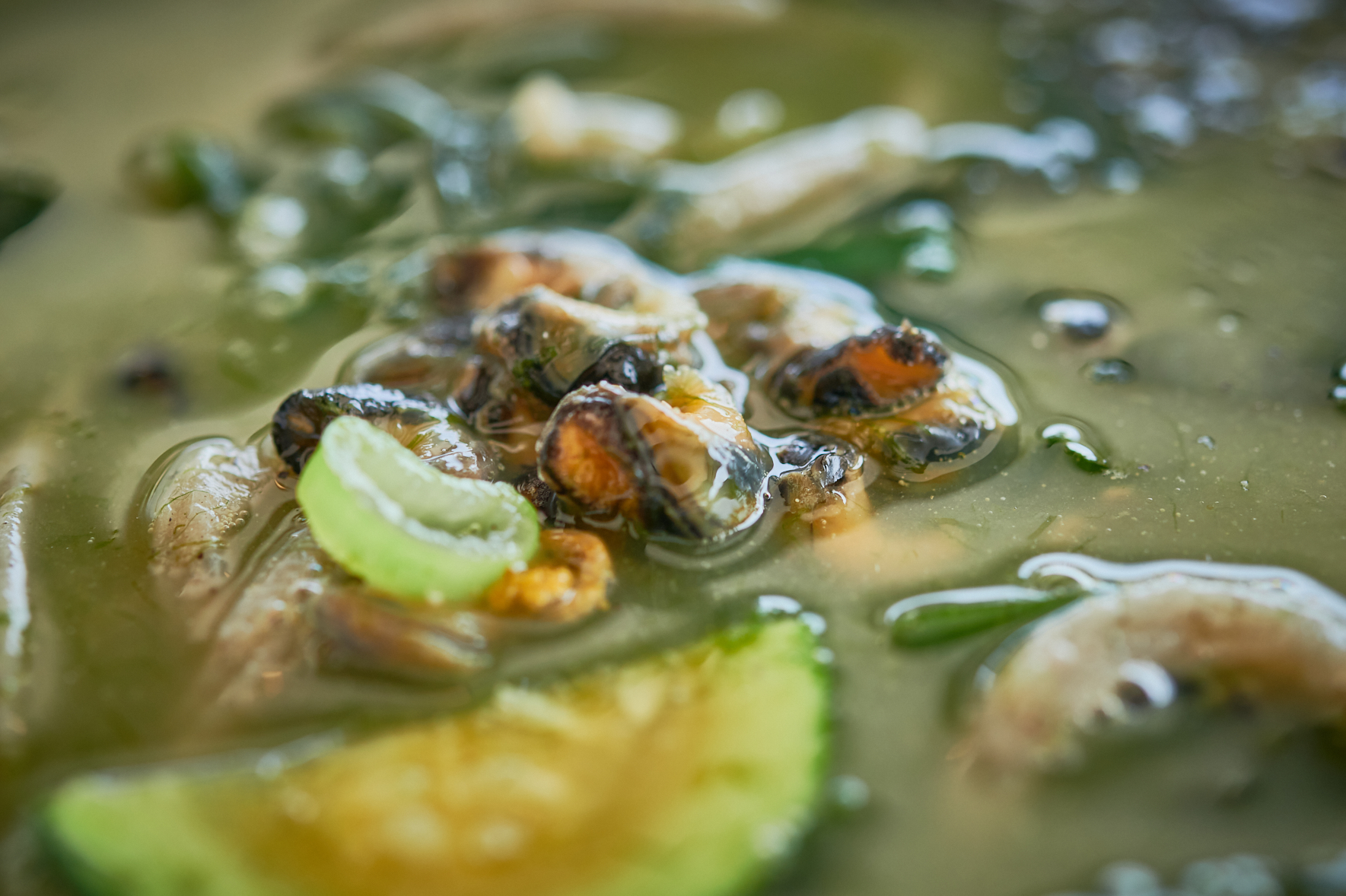 이드레국수 대표 이미지 - 고기국수와 돔베고기