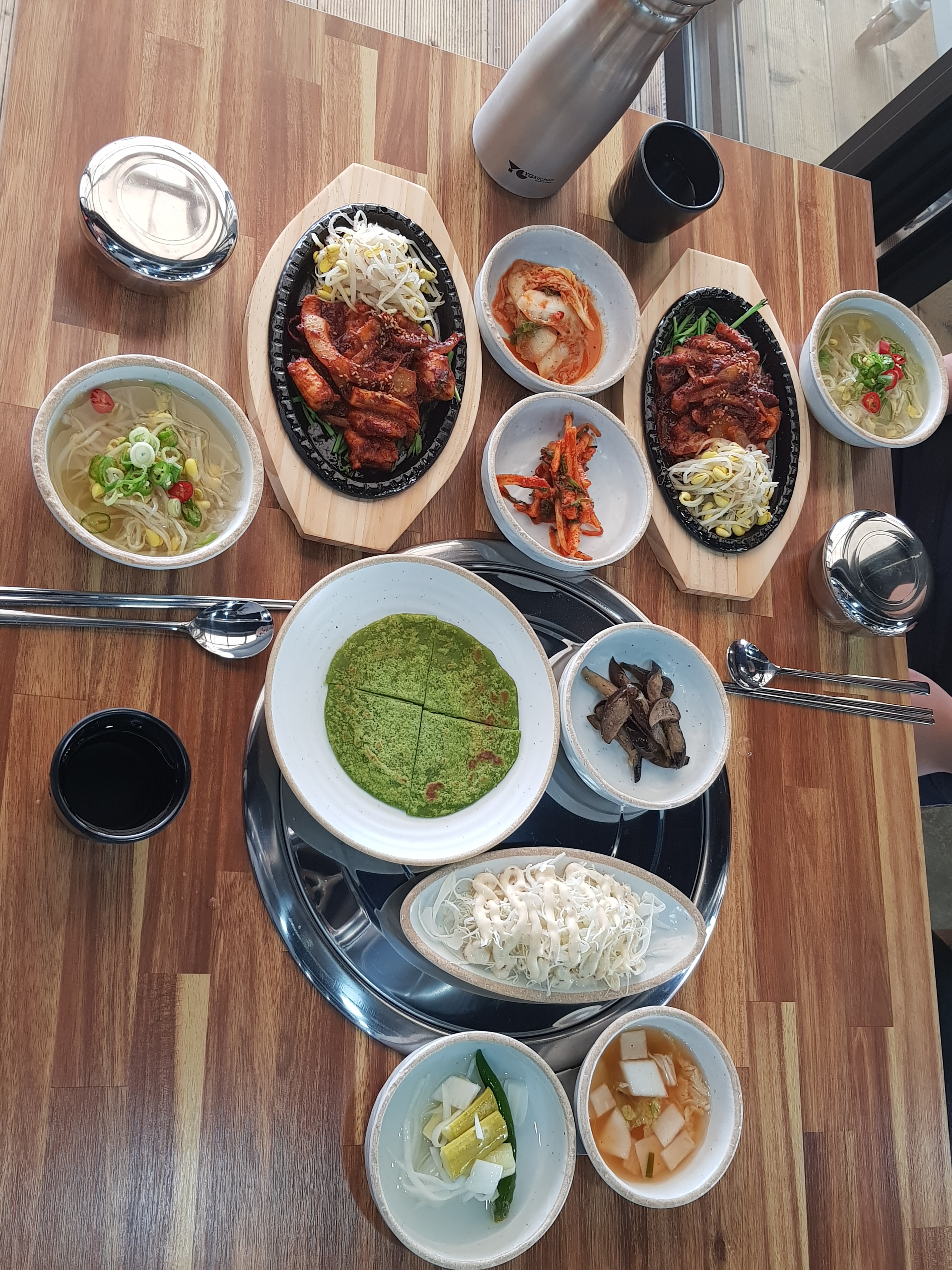 꼬리치는아나고