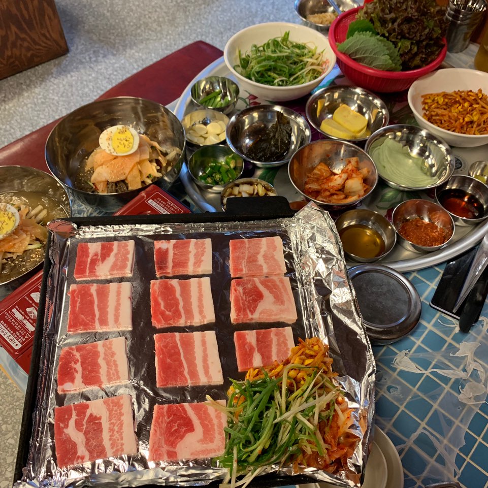 욱이네식당 영일대점