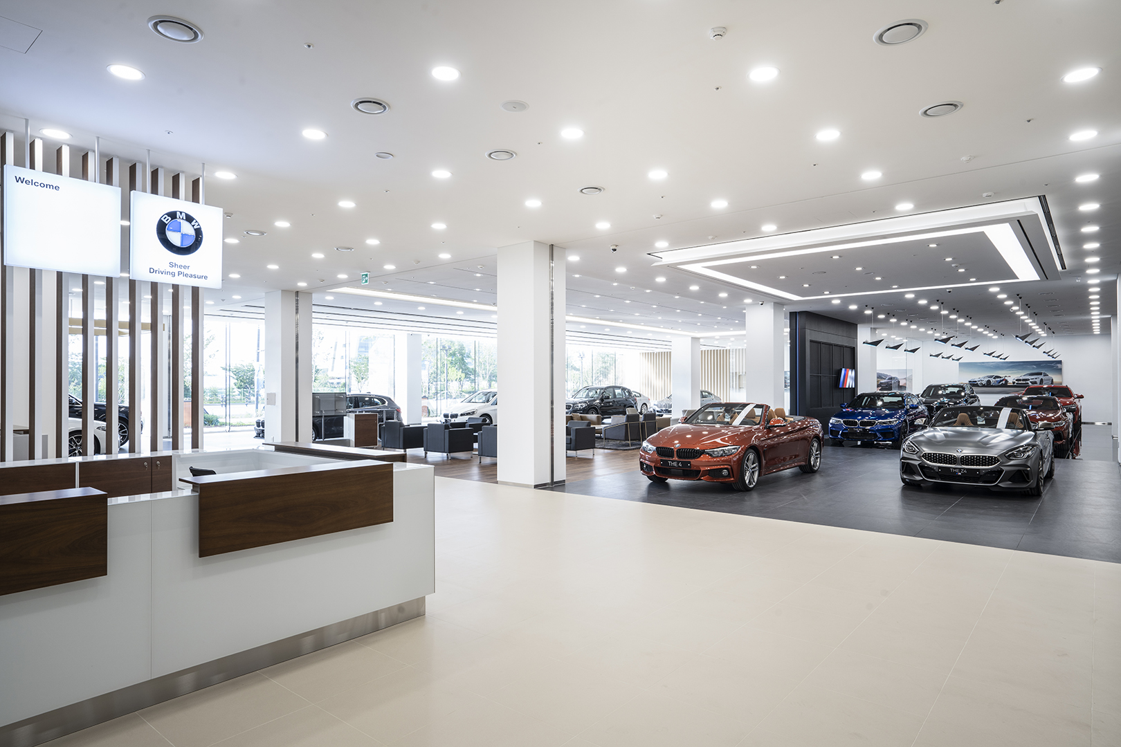 도이치모터스 BMW 수원 오토월드 전시장