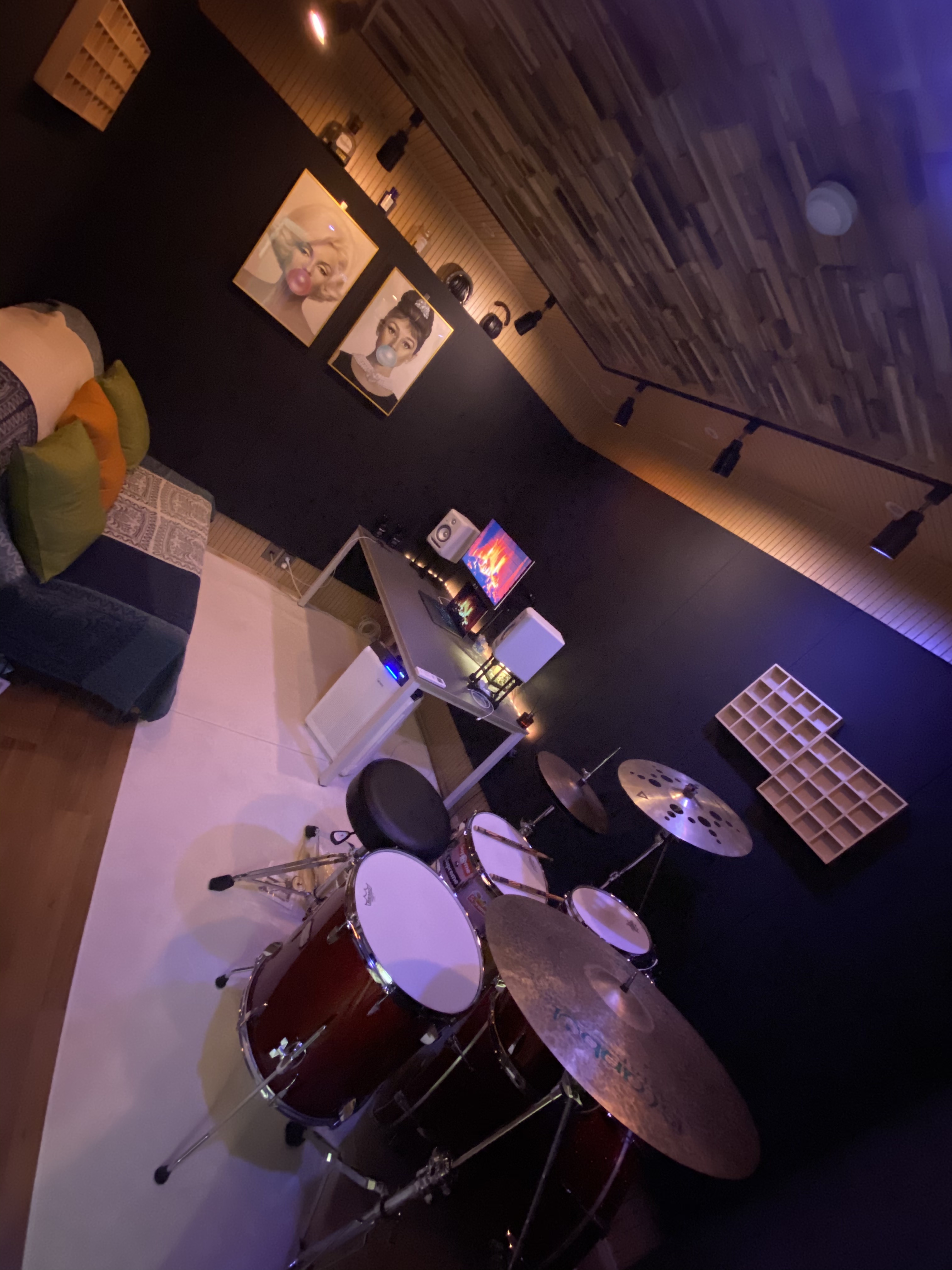 2번째 스튜디오 사진