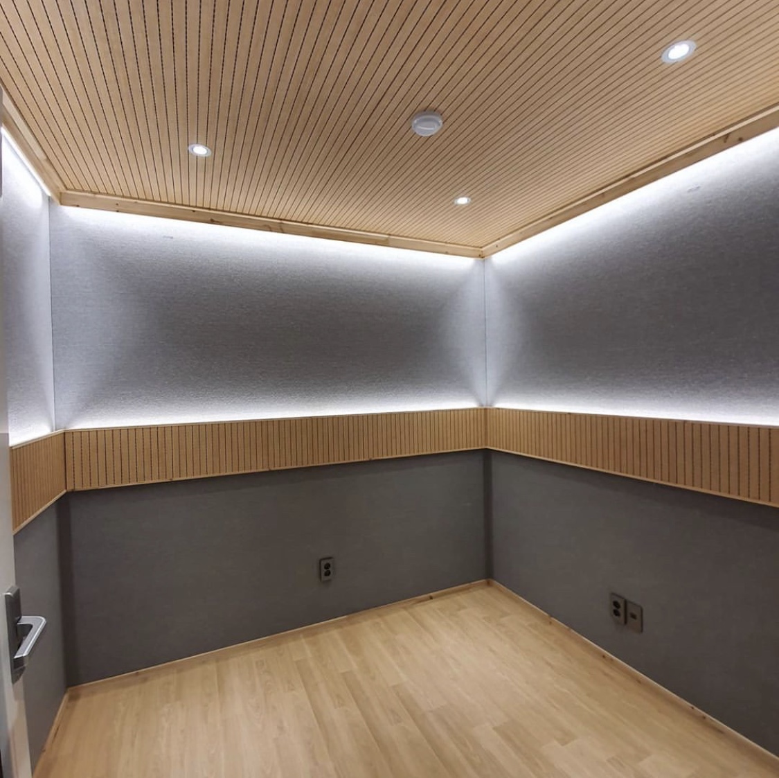 4번째 스튜디오 사진