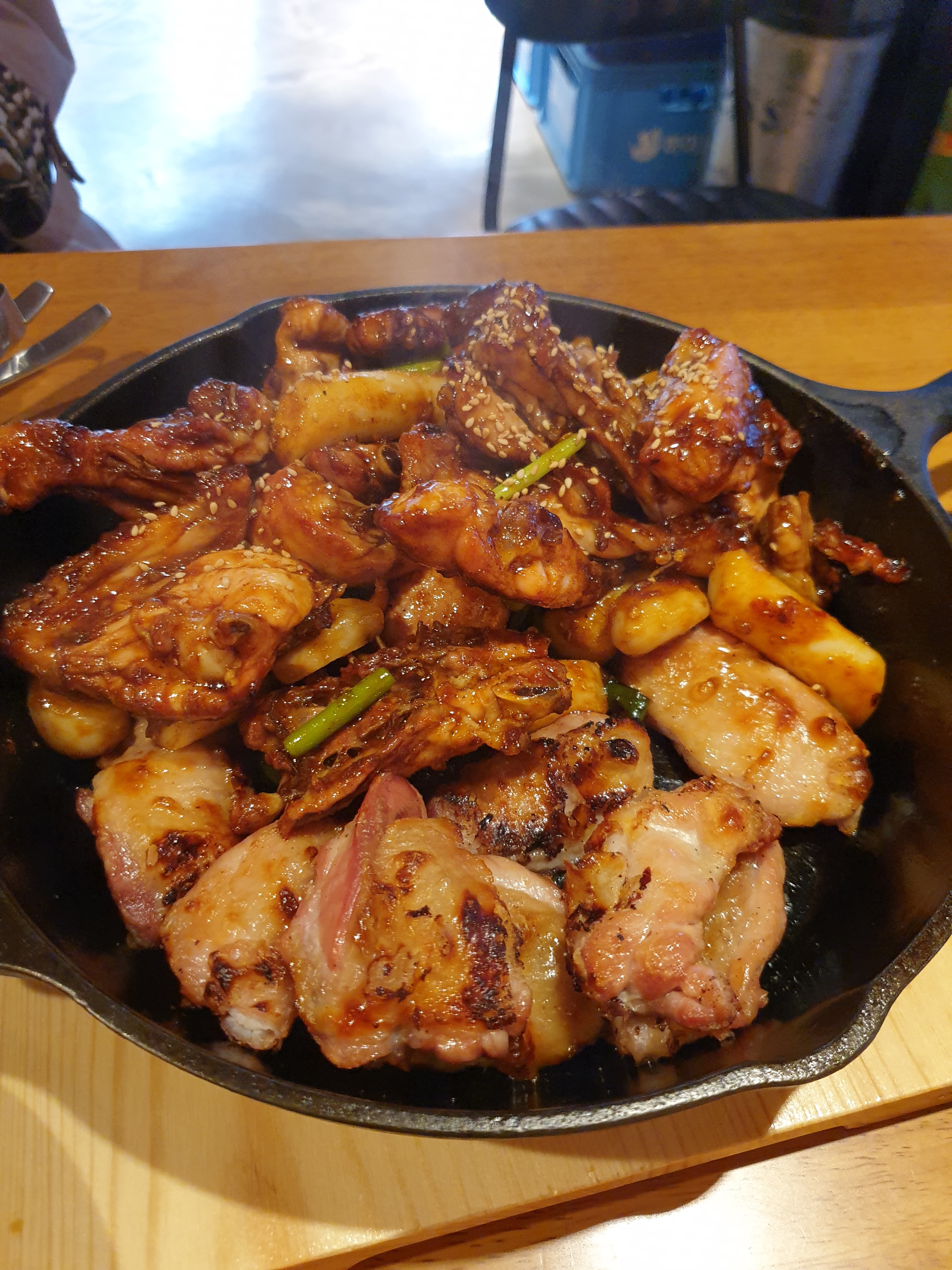 독가마숯불치킨 화서점
