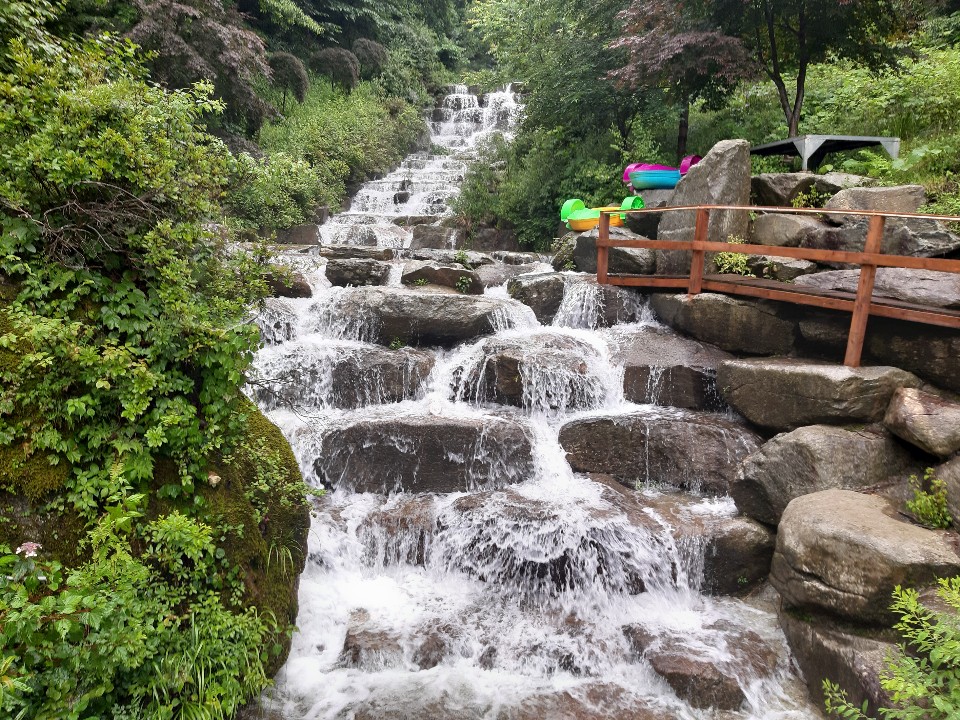 덕유산 병곡계곡펜션캠핑