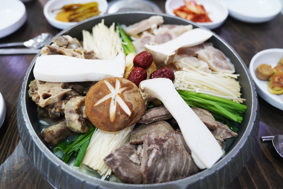 모둠수육 (中기준)