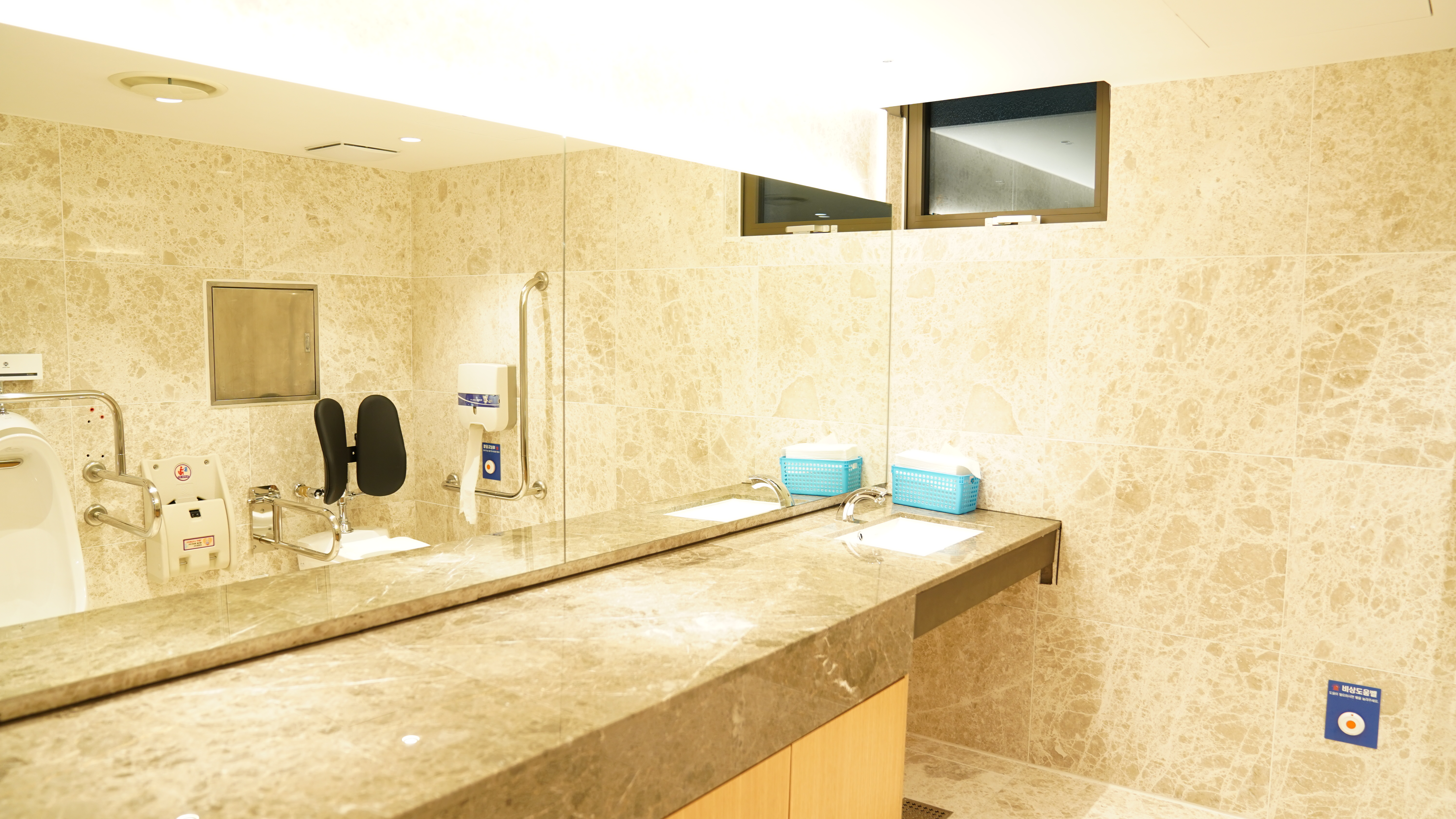 라이브치과병원 서울강남 대표 이미지