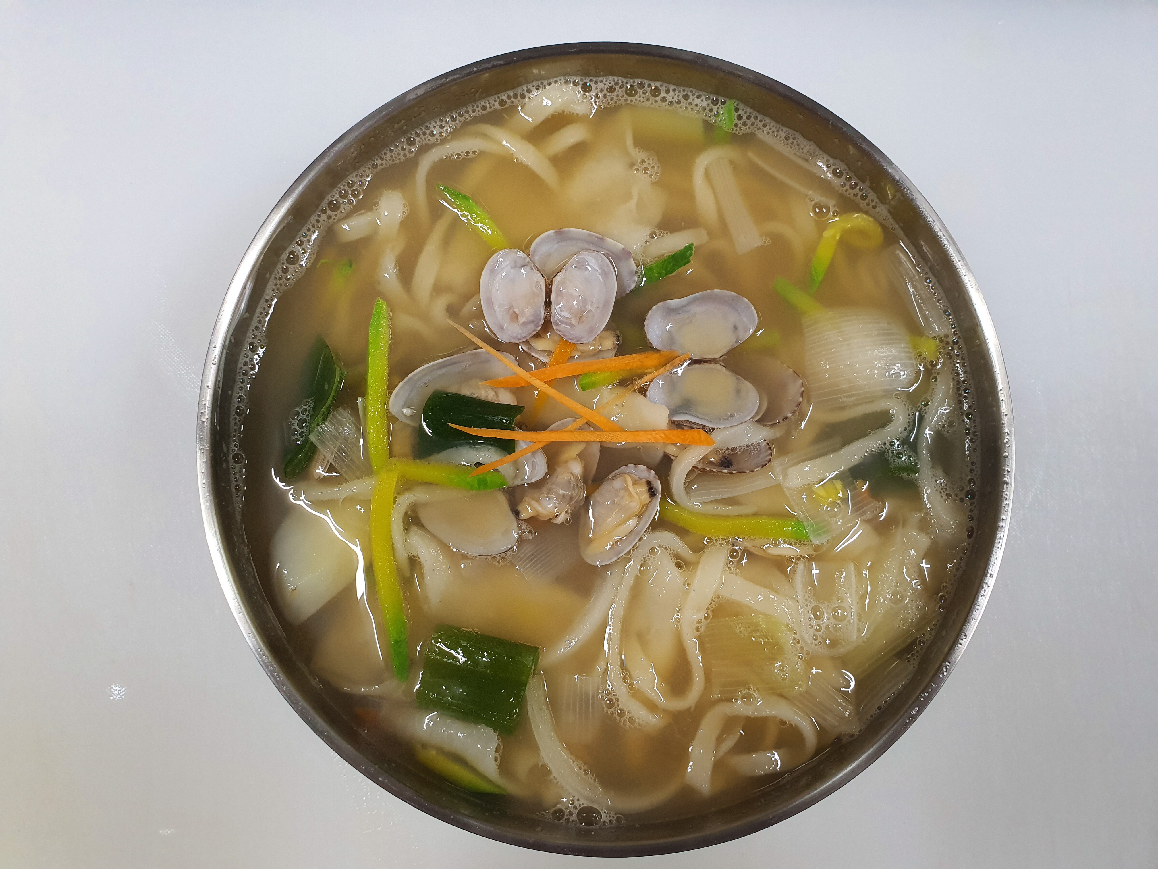 항아리수제비칼국수