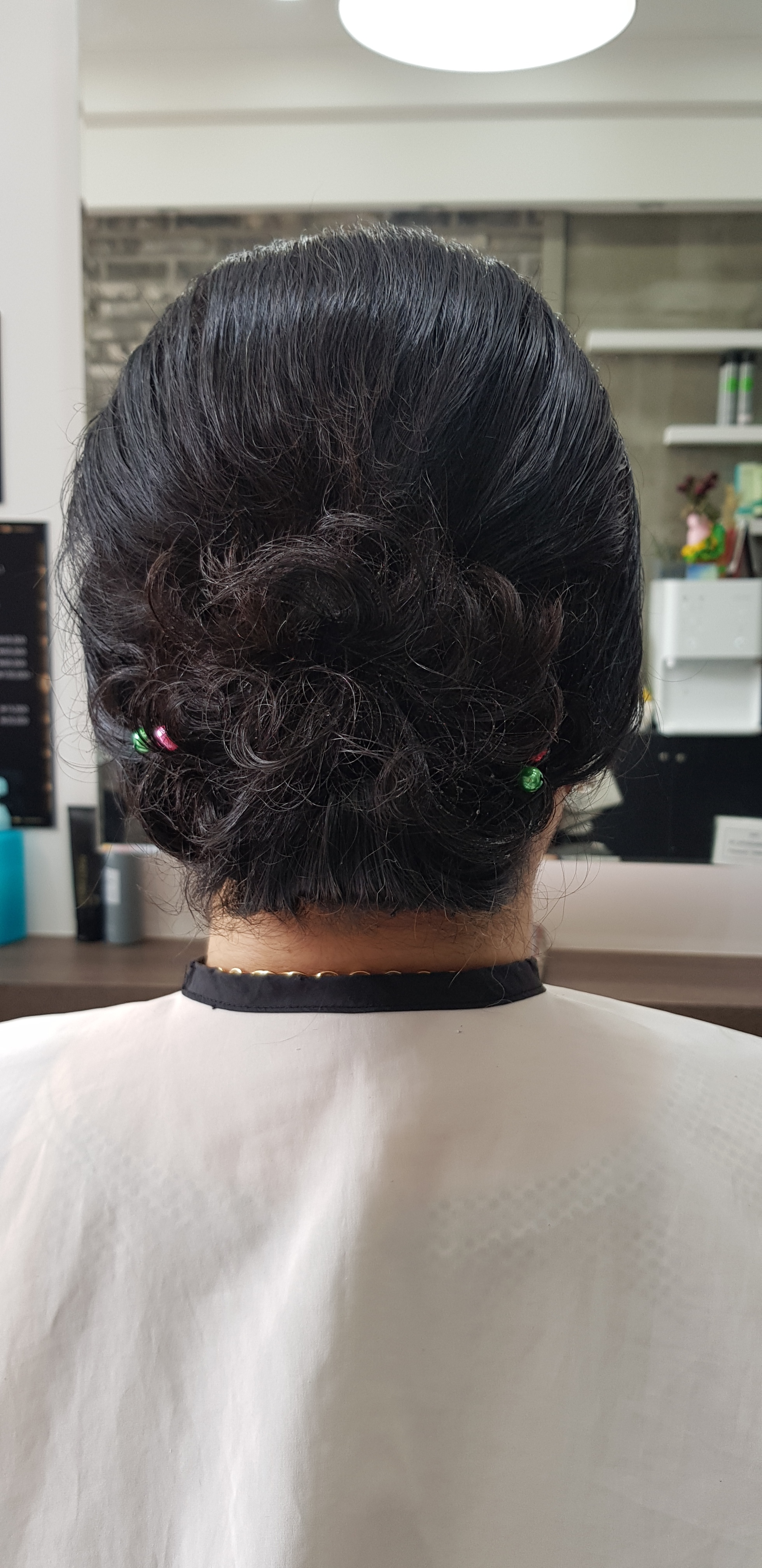 살롱드Ek