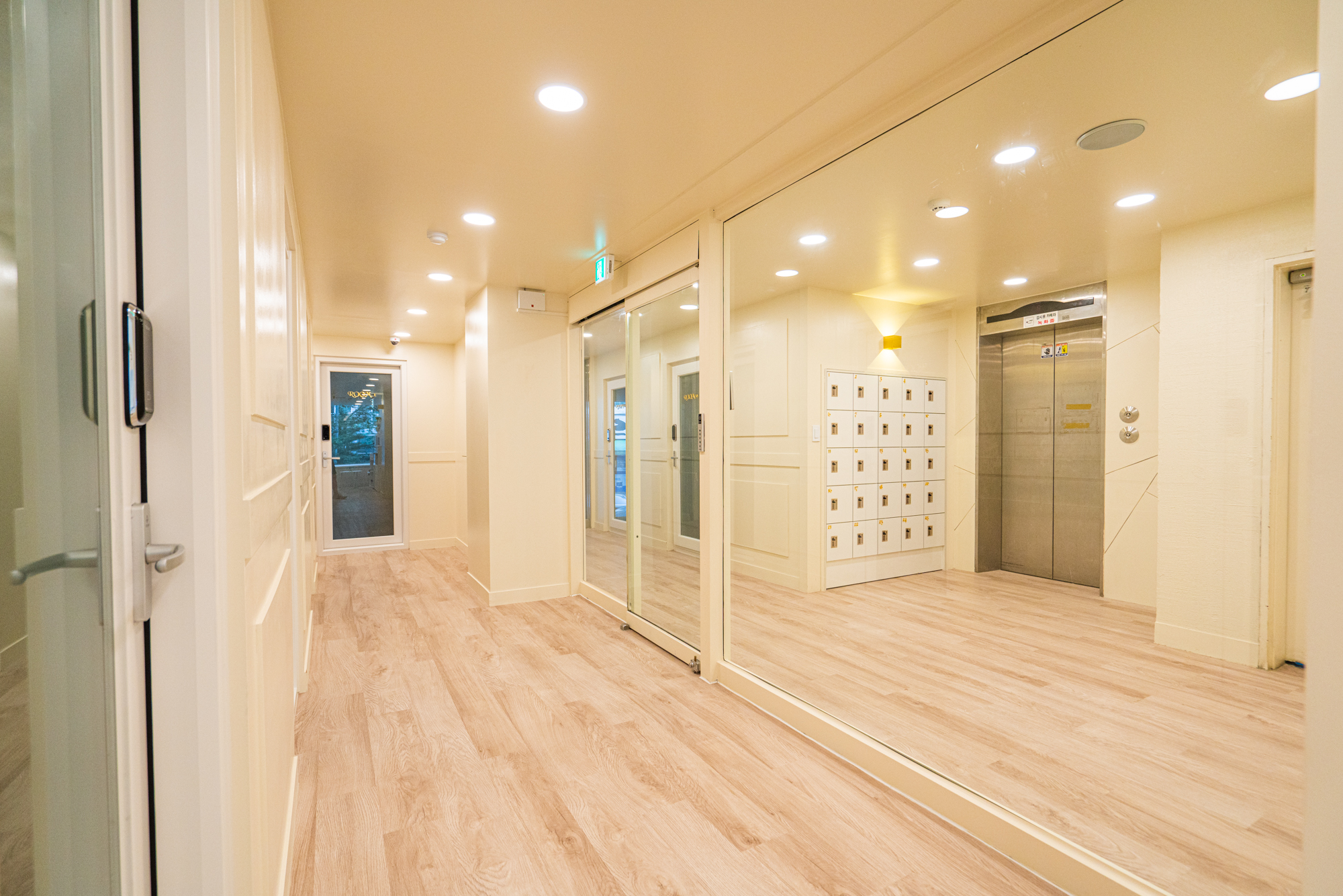 1번째 스튜디오 사진