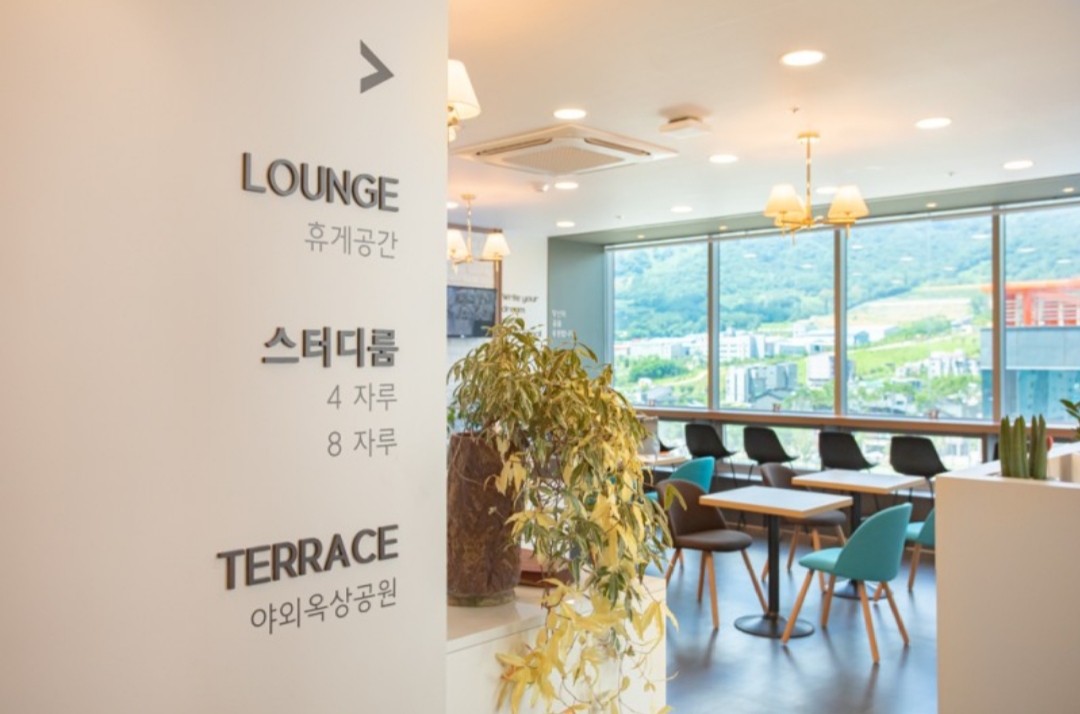 화이트펜슬 스터디카페 창원 감계점 대표이미지