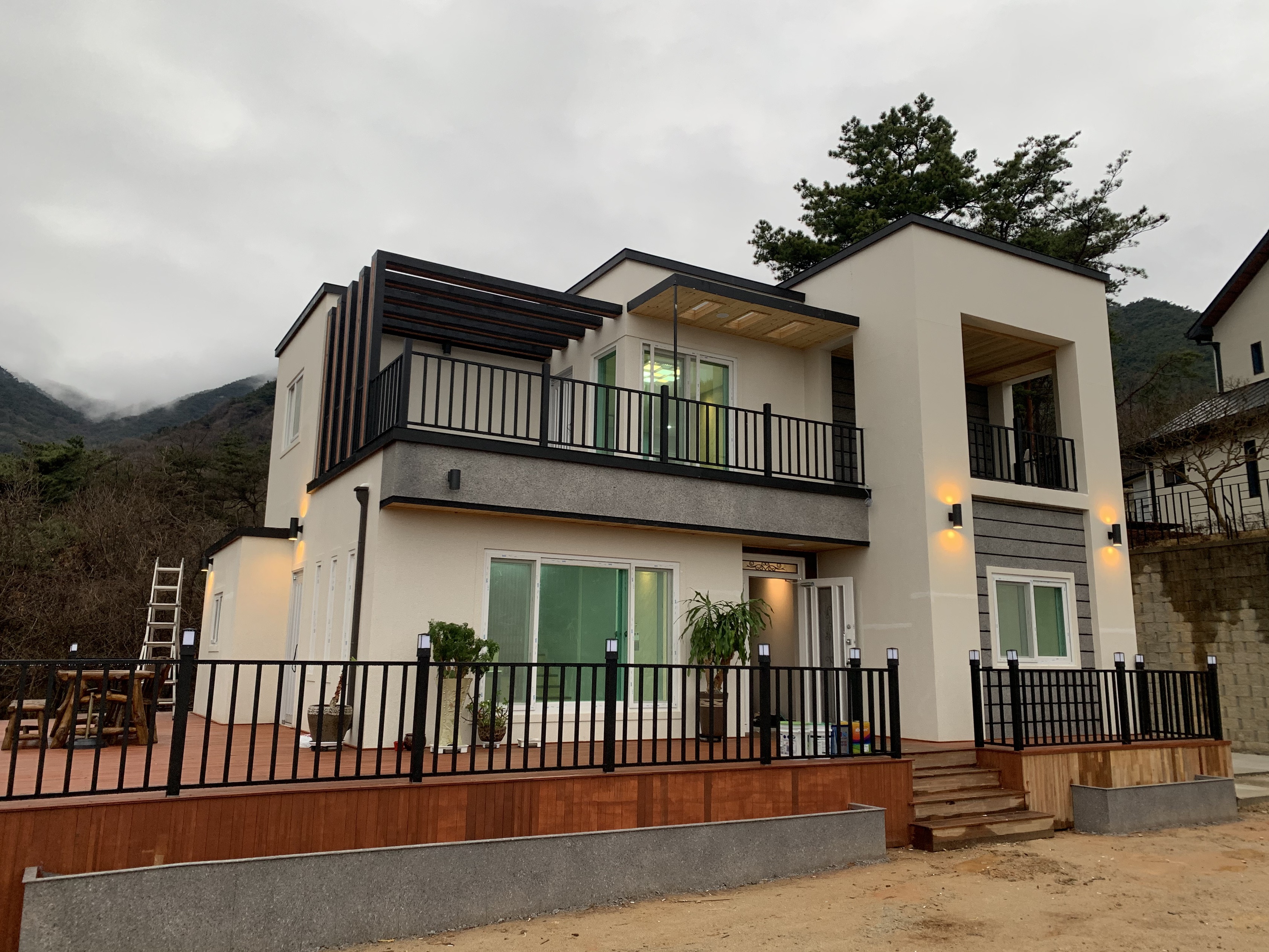 더블유케이이엔지