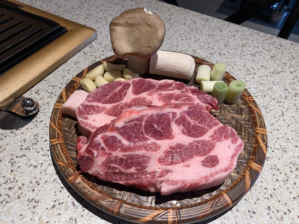 고기를품다 본점