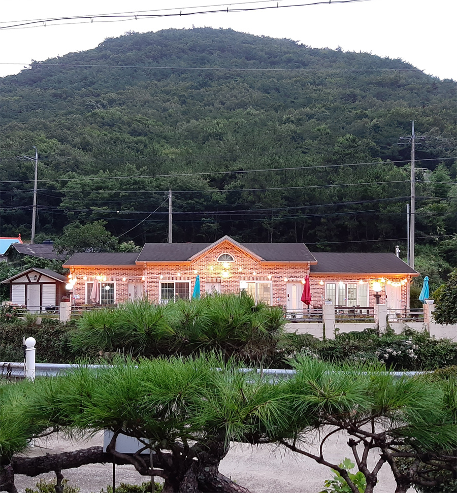 천하몽돌펜션