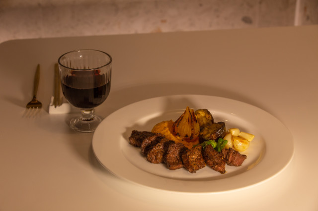 반기다 익선 대표 이미지