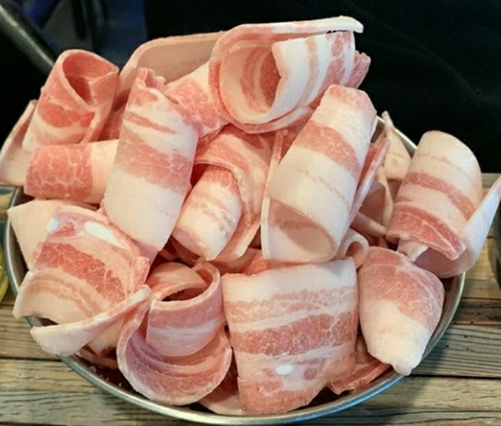 돼한민국 백천동