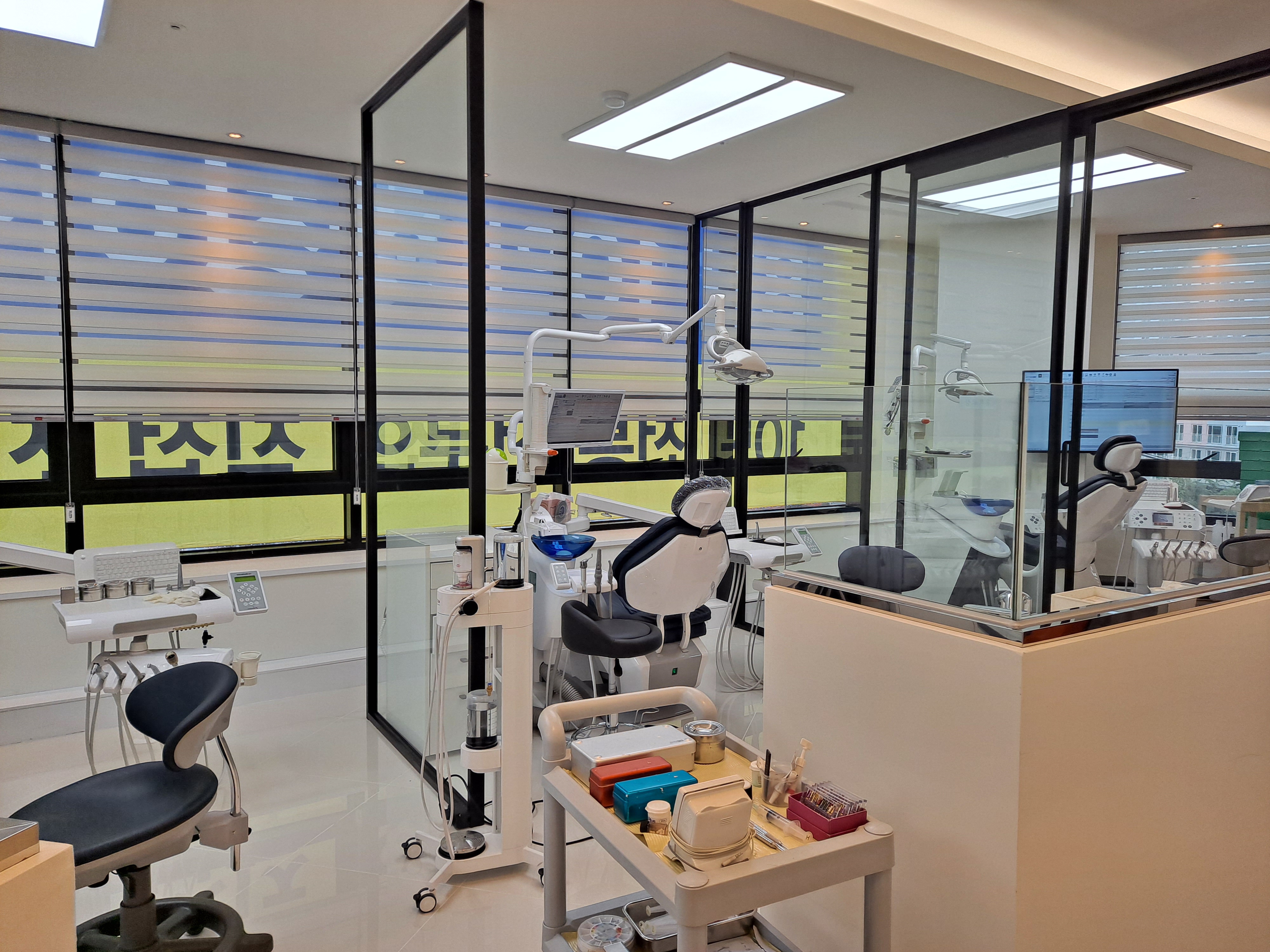 탑플랜트치과의원 대표 이미지