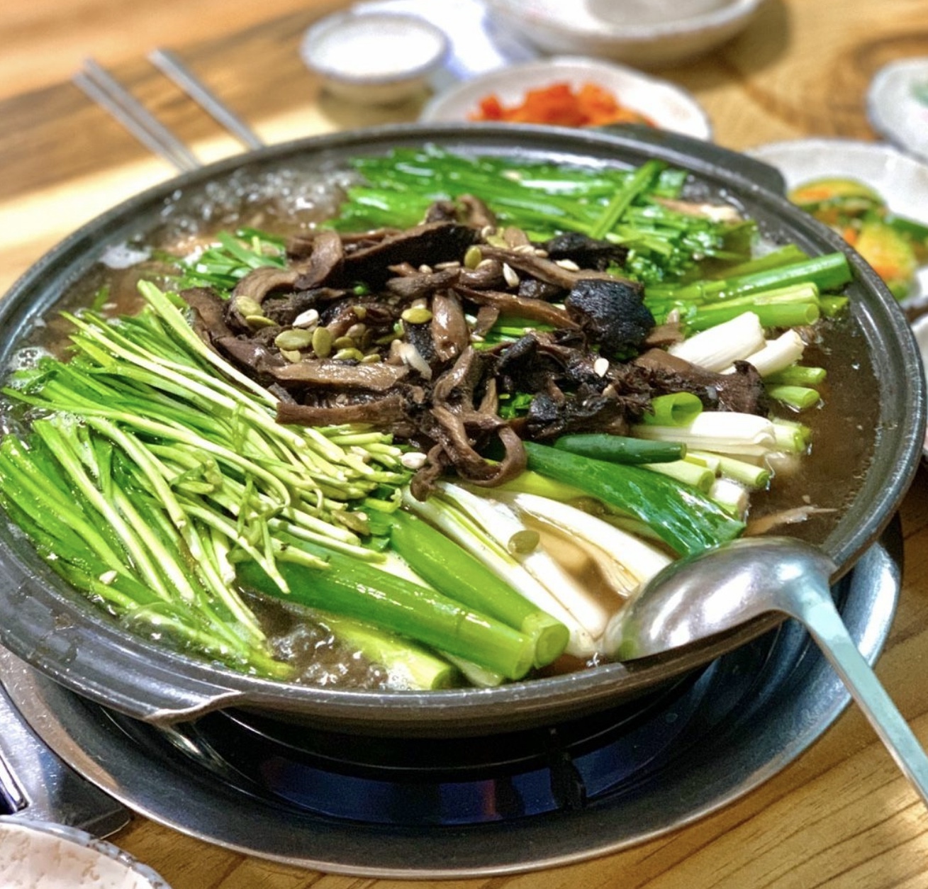 황제능이버섯백숙삼계탕 마석점