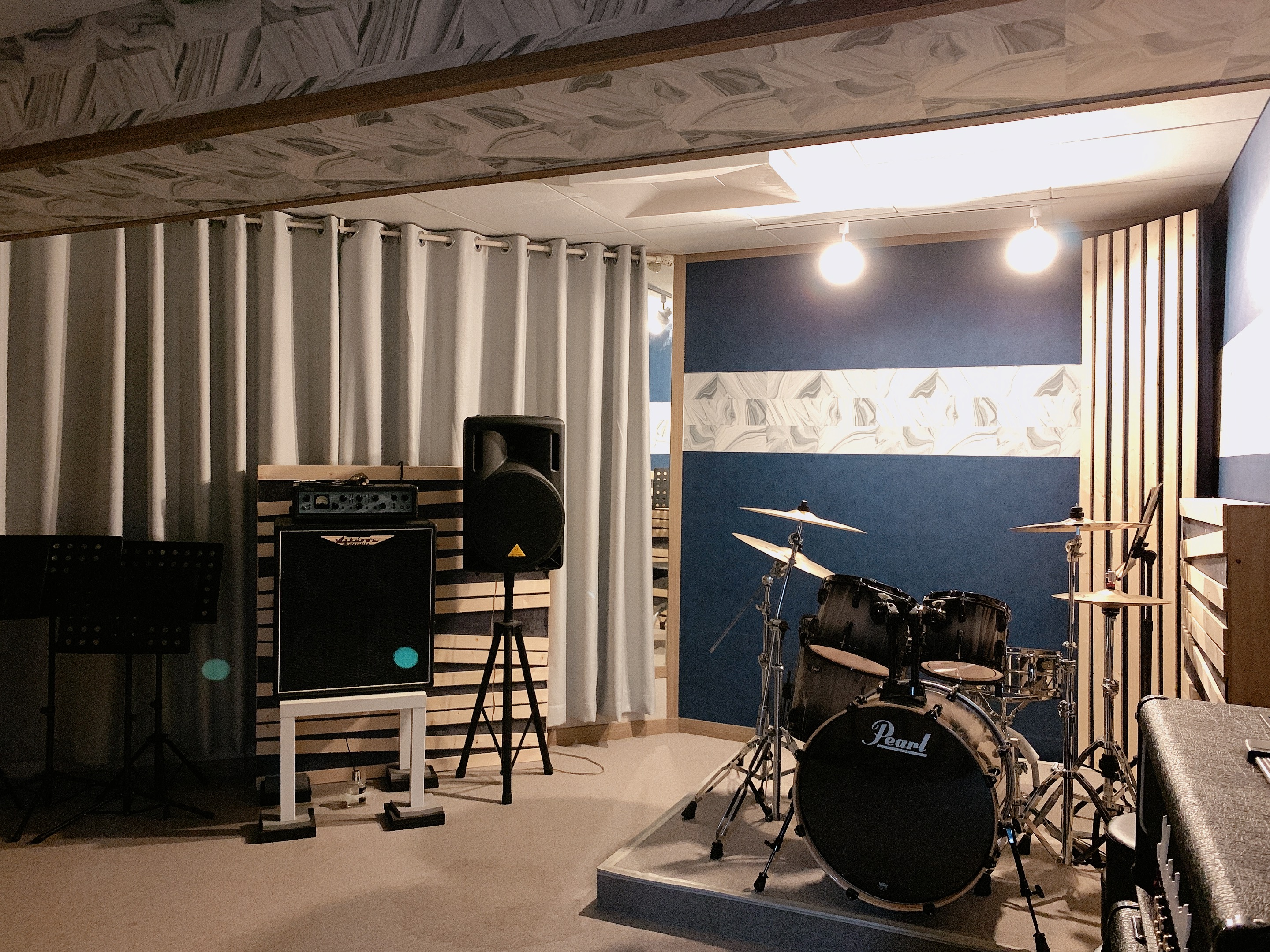 2번째 스튜디오 사진