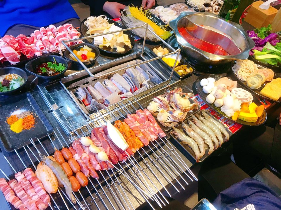 무한숯불양꼬치훠궈&뷔페
