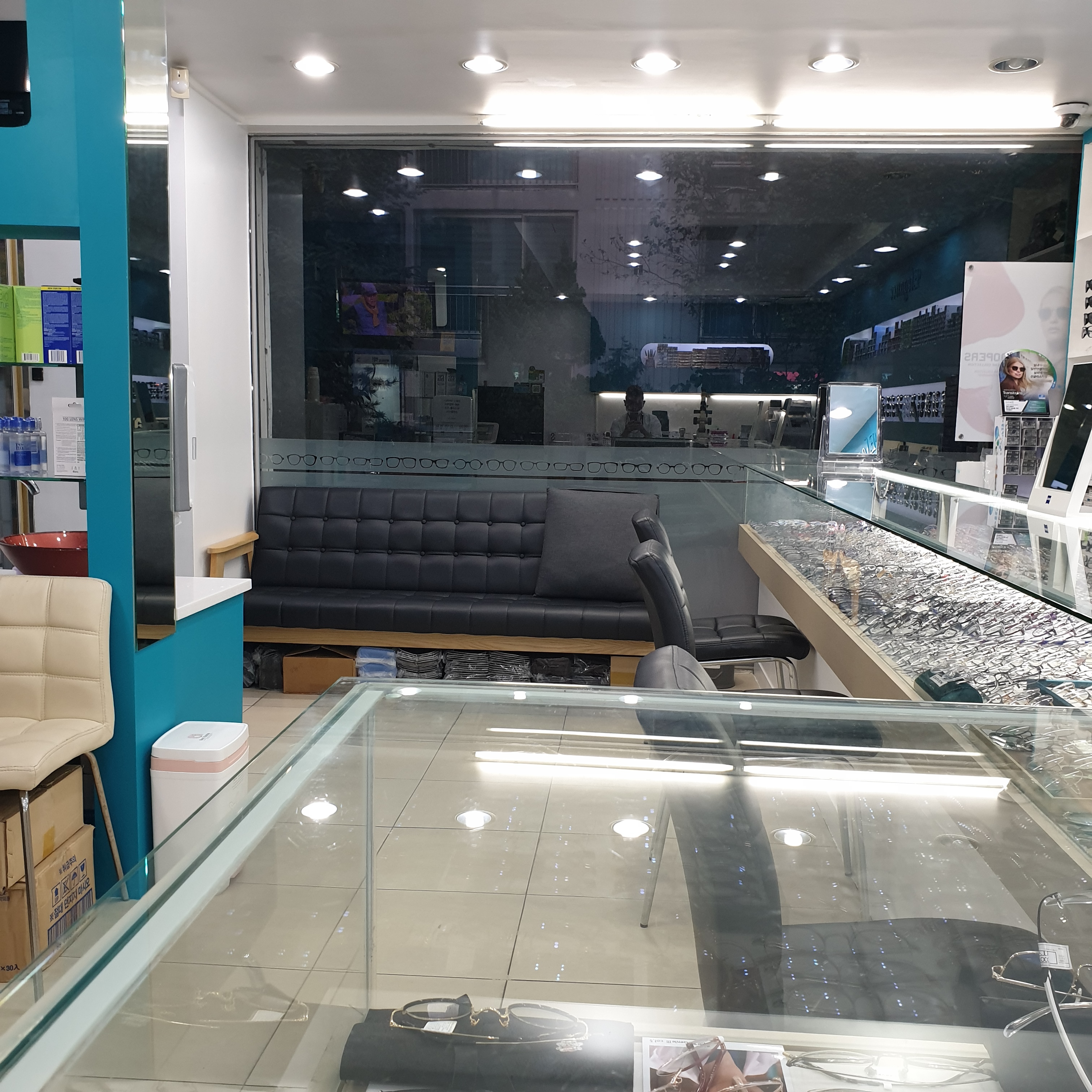 엘레강스 안경원 대표 이미지