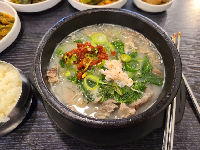 황금돼지순대국