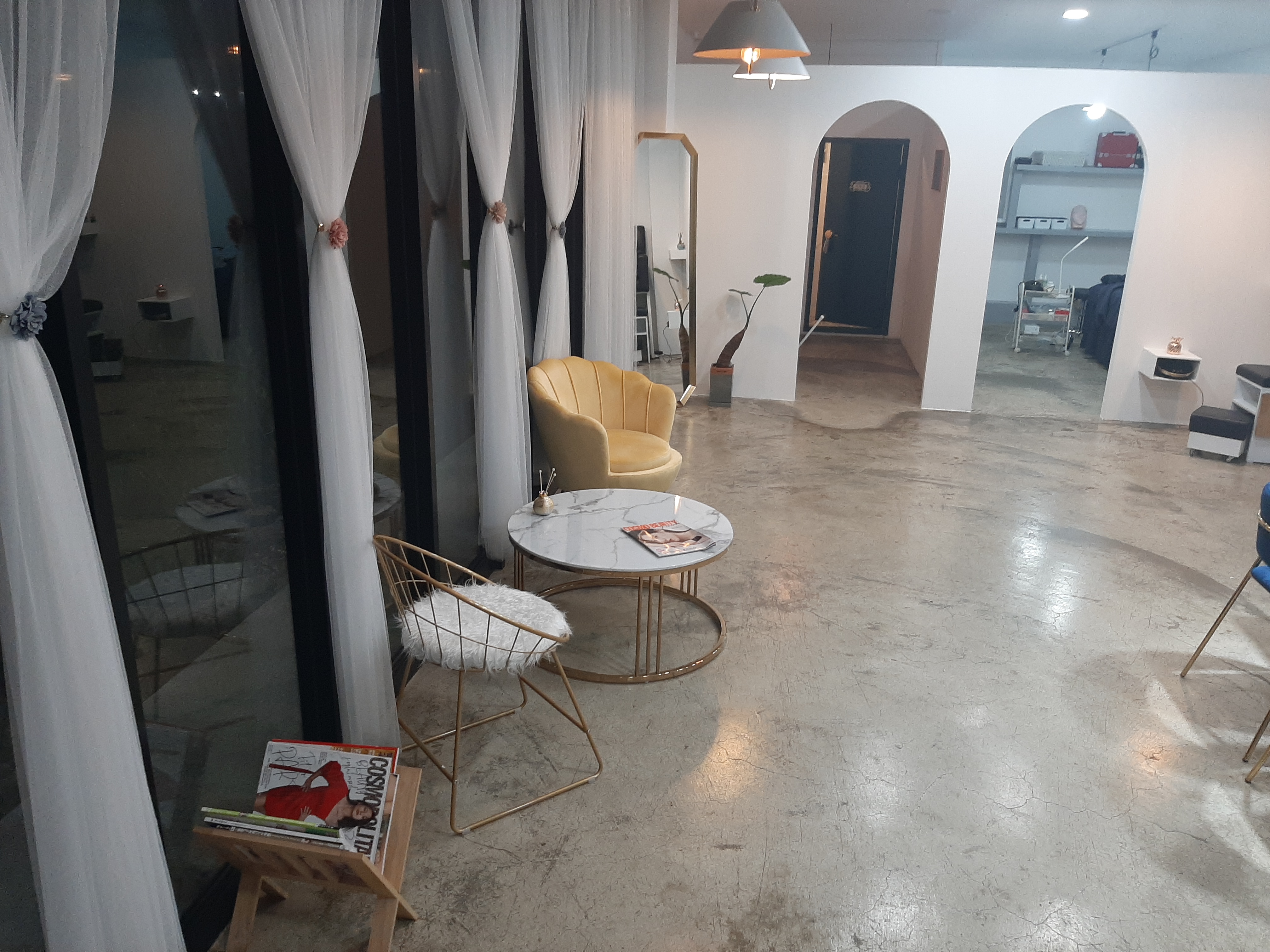 청담네일 대표 이미지 - 화려한 네일 아트